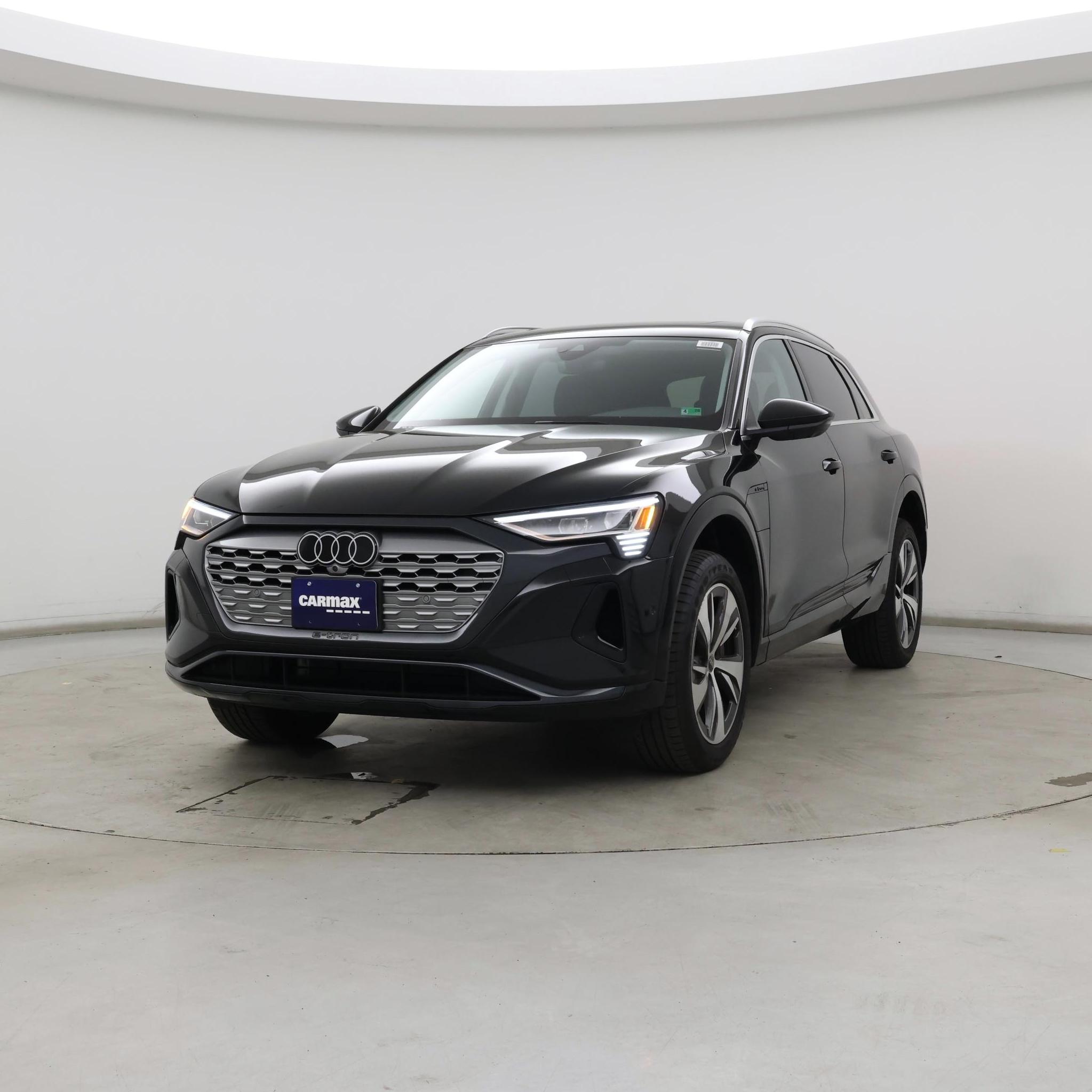 Thumbnail: 2024 Audi Q8 e-tron - 4