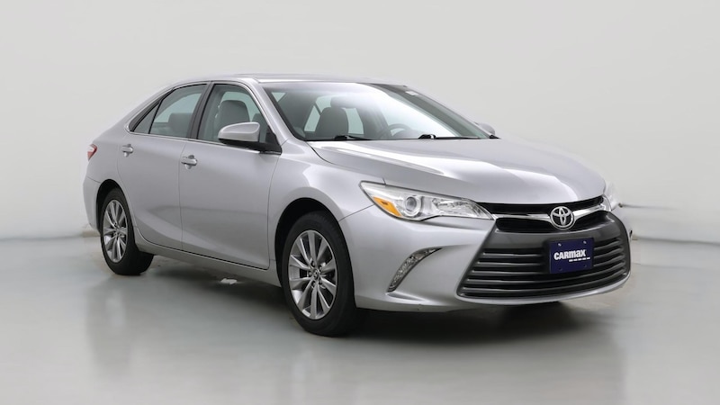 2017 Toyota Camry XLE Hero Image