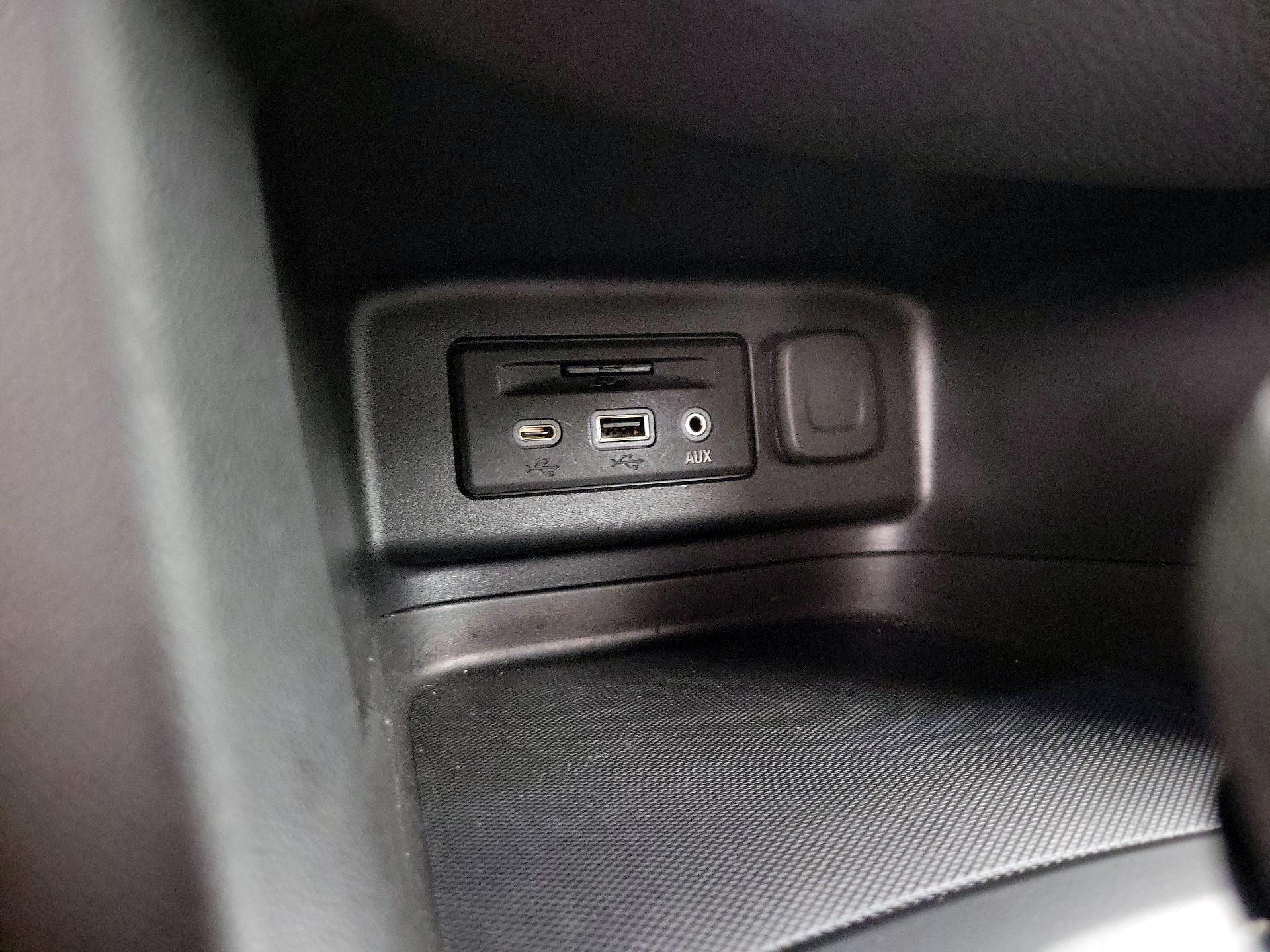 Thumbnail: 2021 Chevrolet Equinox - 19