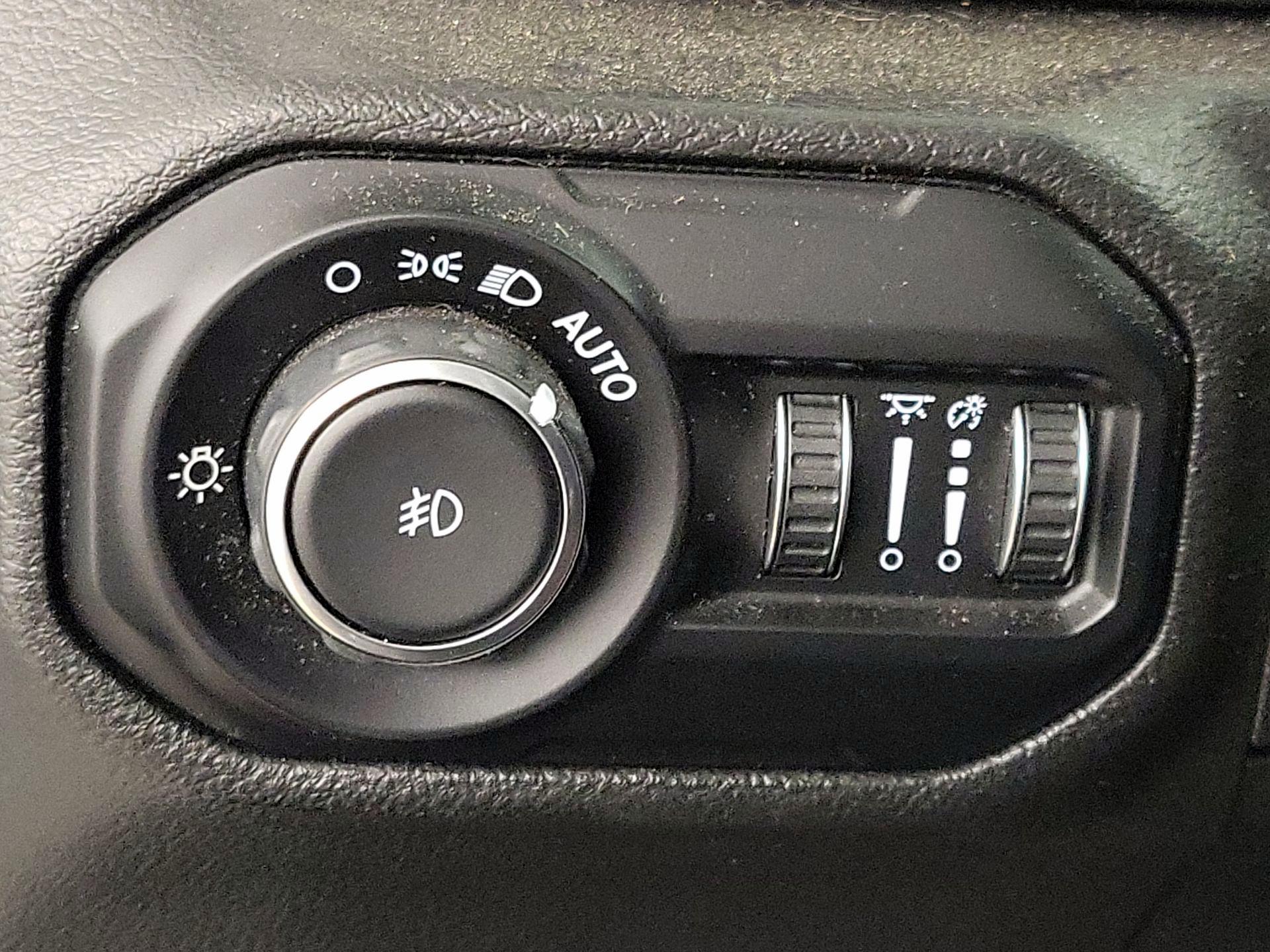 Thumbnail: 2021 Jeep Wrangler - 13