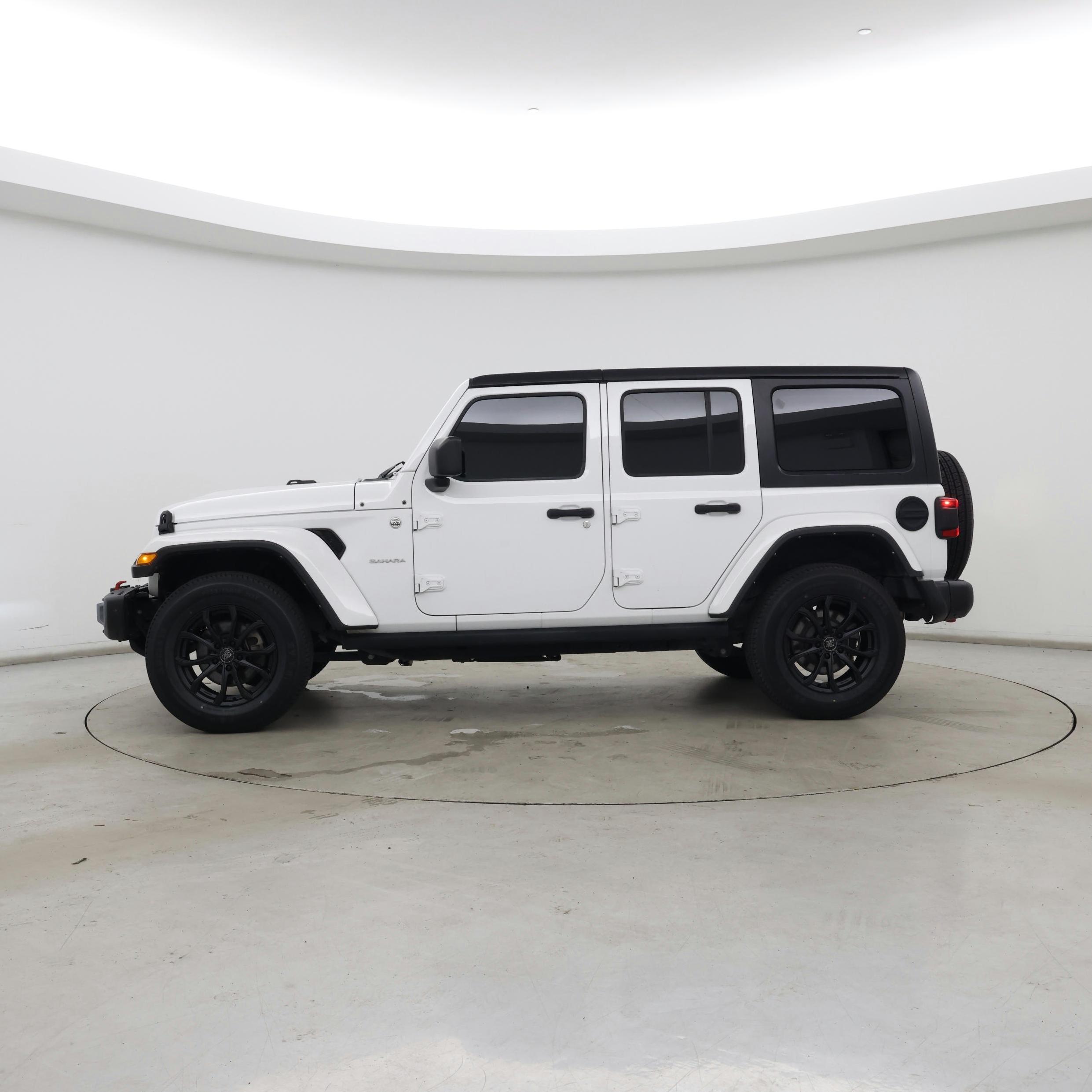 Thumbnail: 2021 Jeep Wrangler - 3
