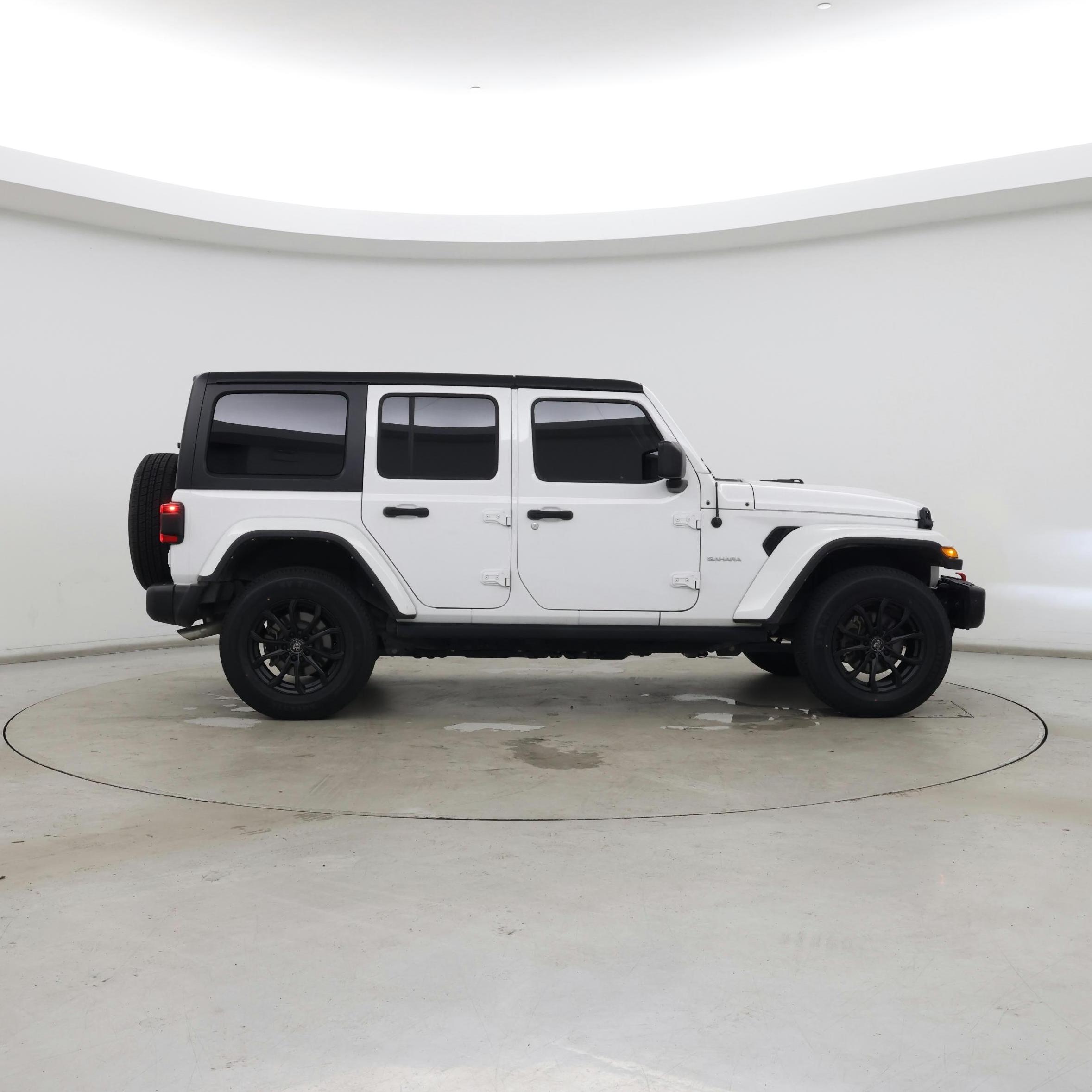 Thumbnail: 2021 Jeep Wrangler - 7