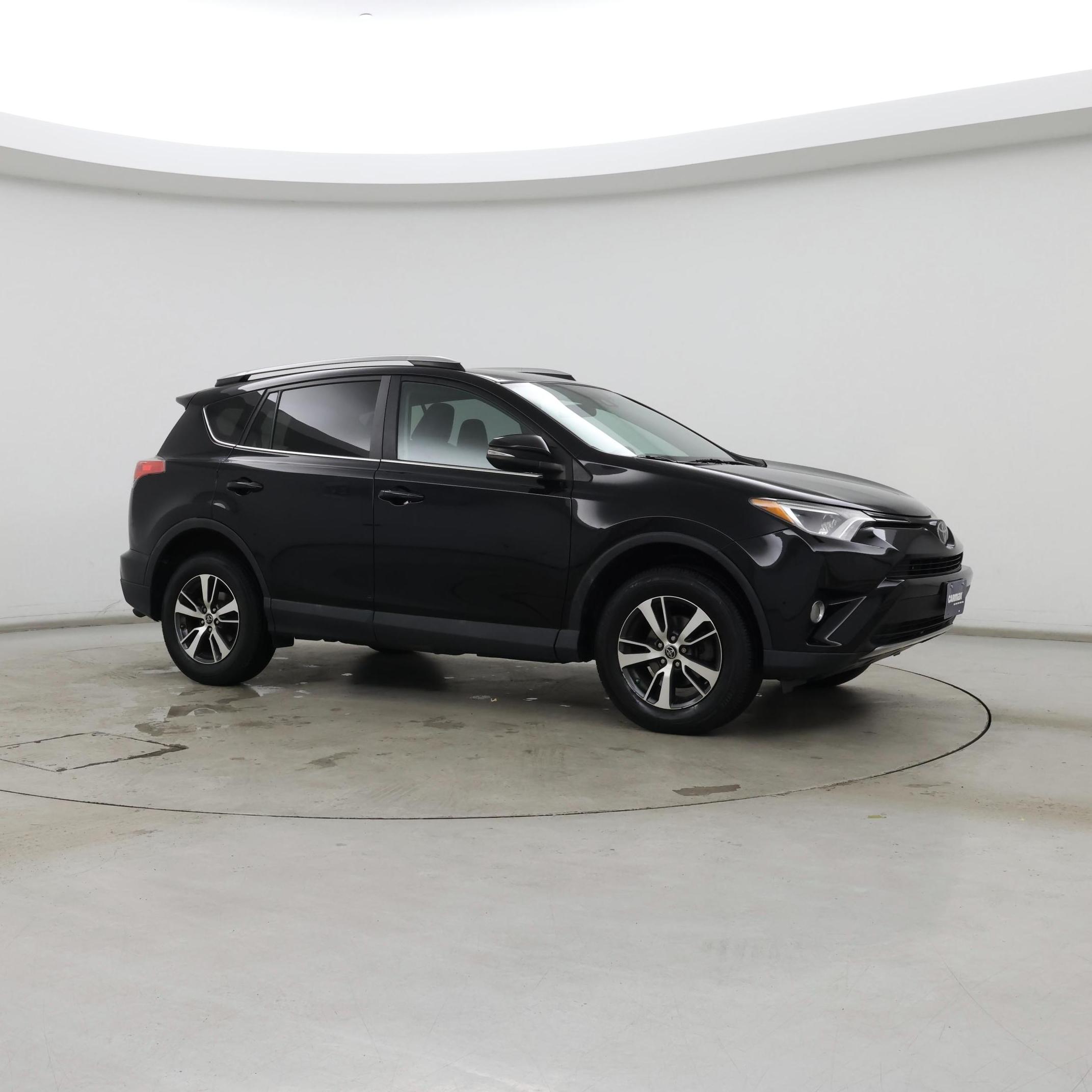 Thumbnail: 2017 Toyota RAV4 - 7