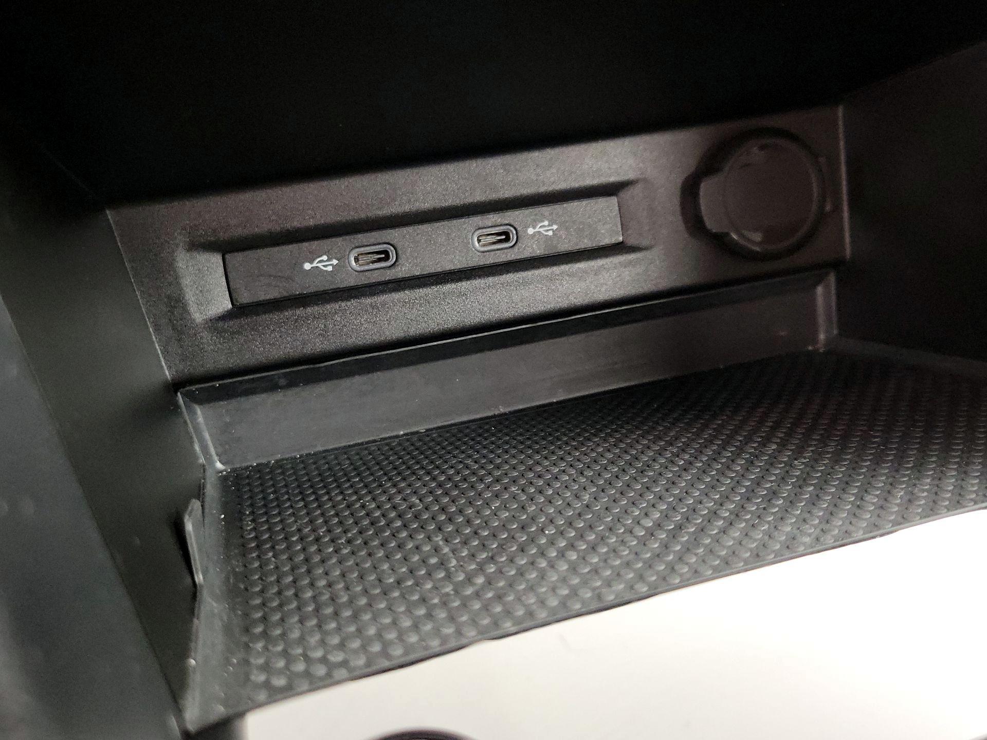 Thumbnail: 2023 Volkswagen Taos - 18