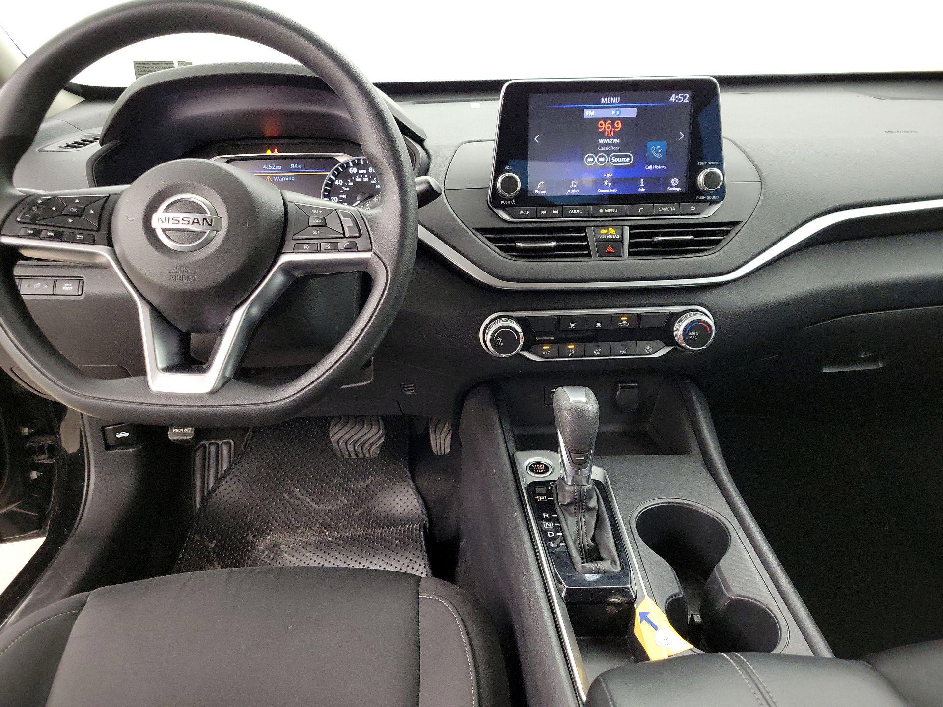 Thumbnail: 2019 Nissan Altima - 9