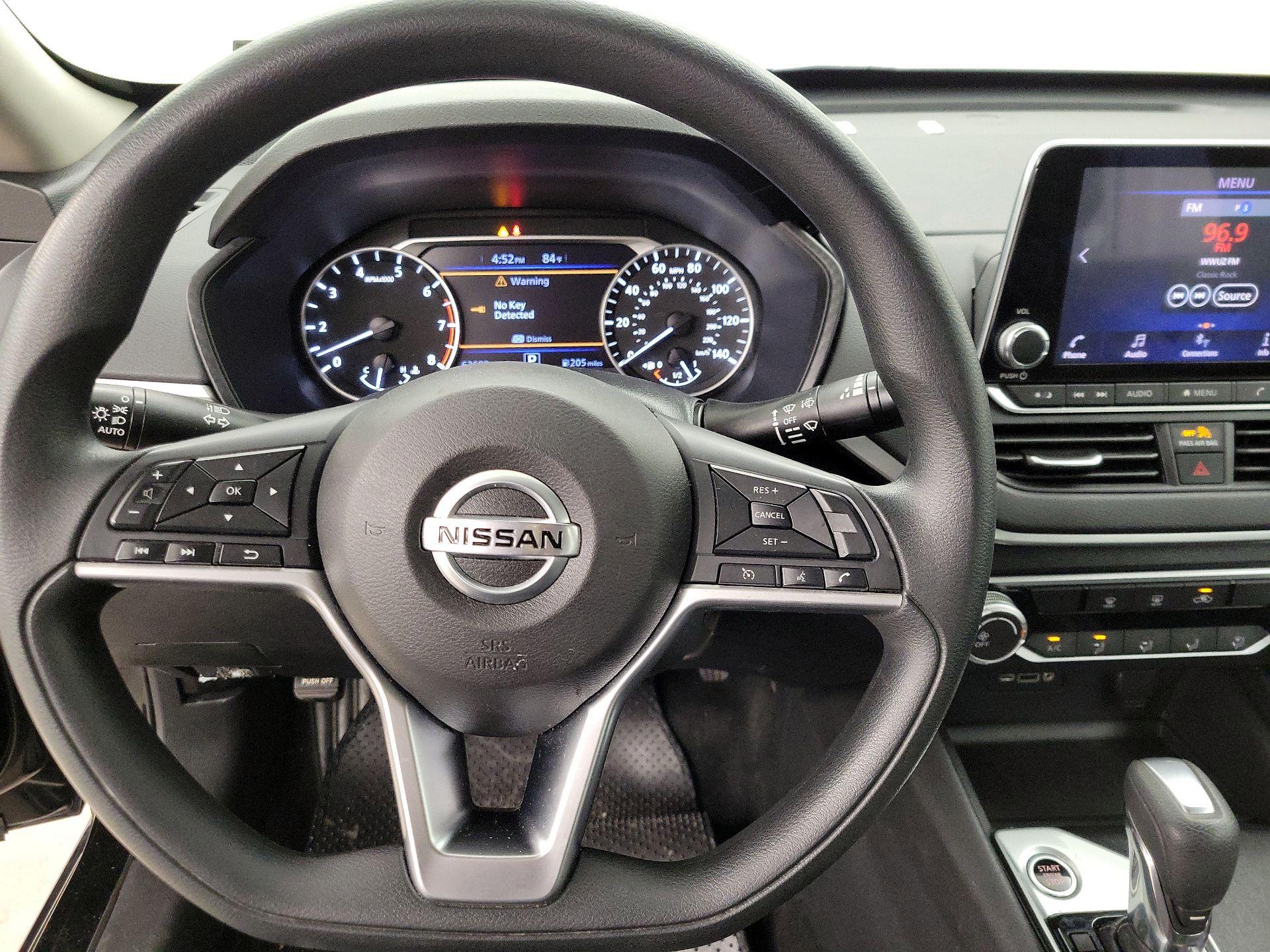 Thumbnail: 2019 Nissan Altima - 10