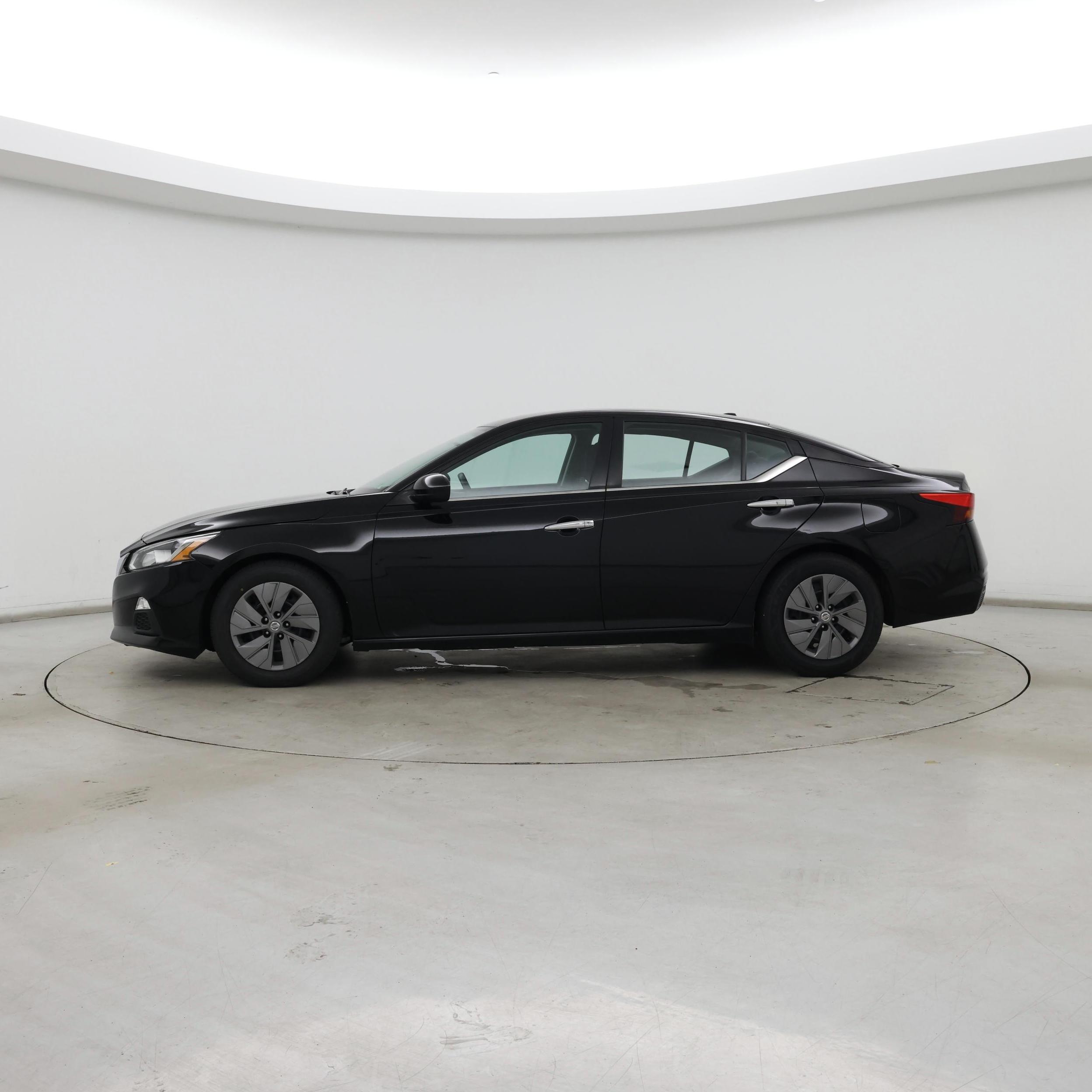 Thumbnail: 2019 Nissan Altima - 3
