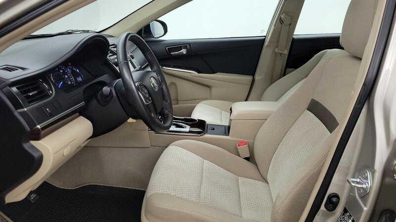 2013 Toyota Camry XLE 11