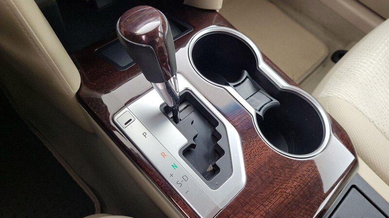 2013 Toyota Camry XLE 16