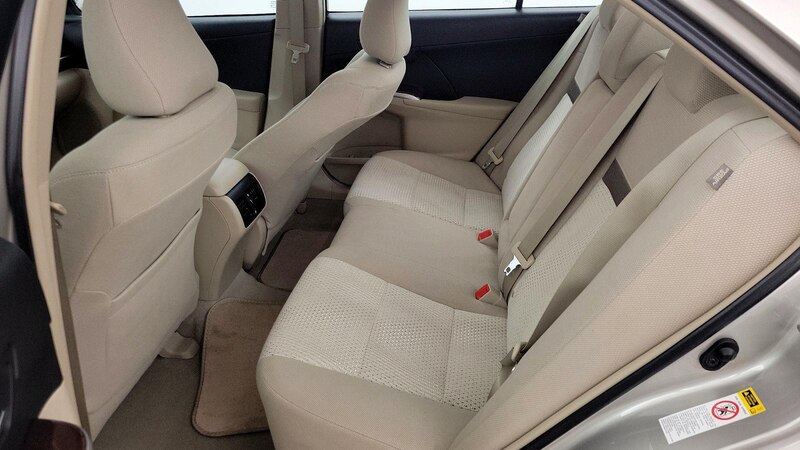 2013 Toyota Camry XLE 19