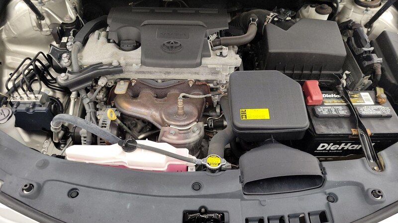 2013 Toyota Camry XLE 21