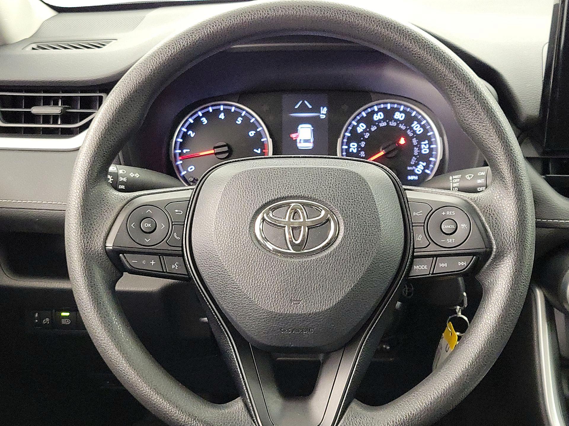 Thumbnail: 2020 Toyota RAV4 - 10