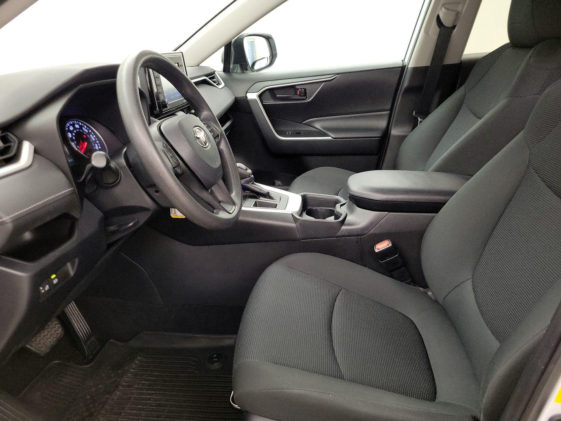 Thumbnail: 2020 Toyota RAV4 - 11