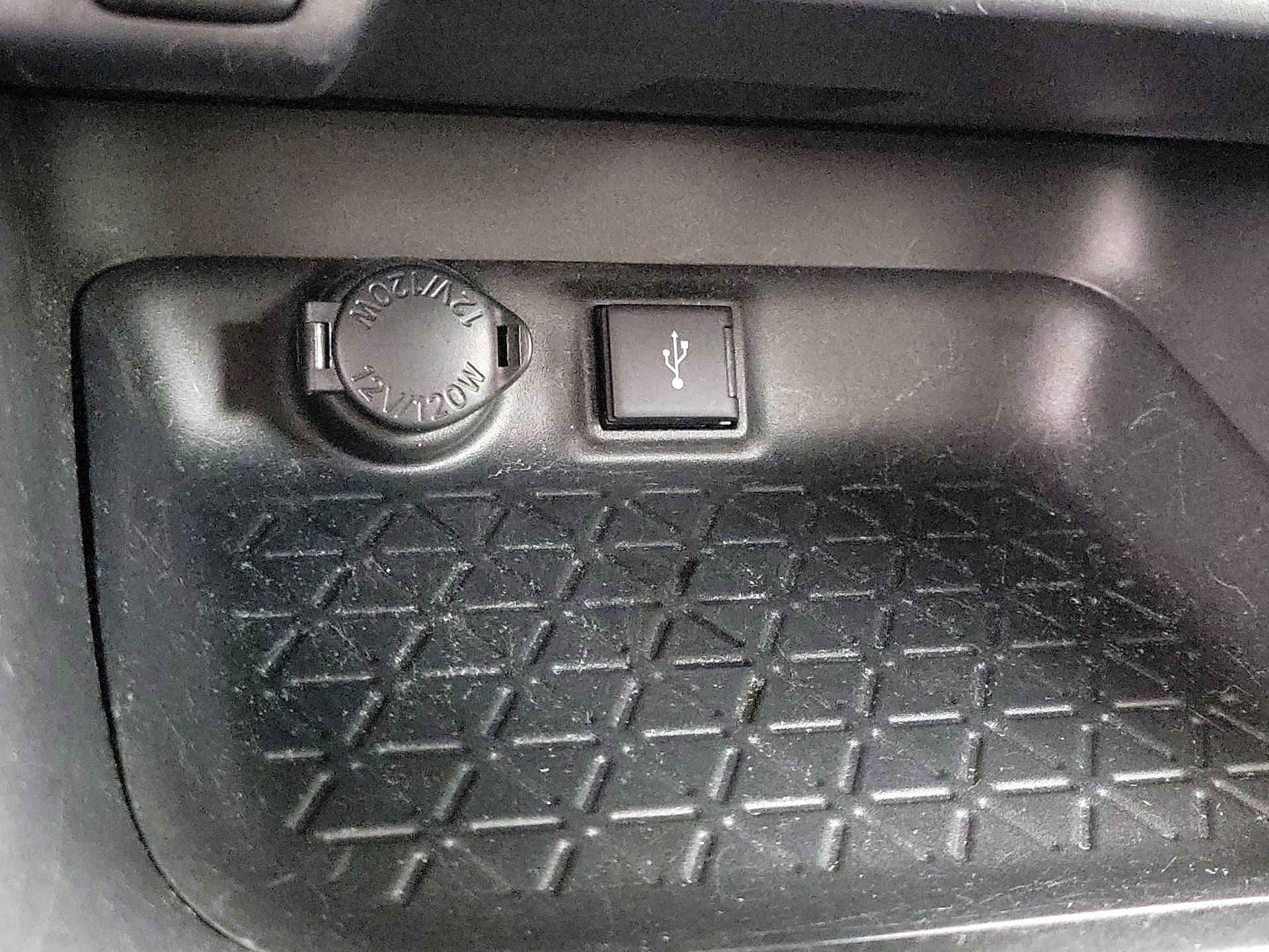 Thumbnail: 2020 Toyota RAV4 - 18
