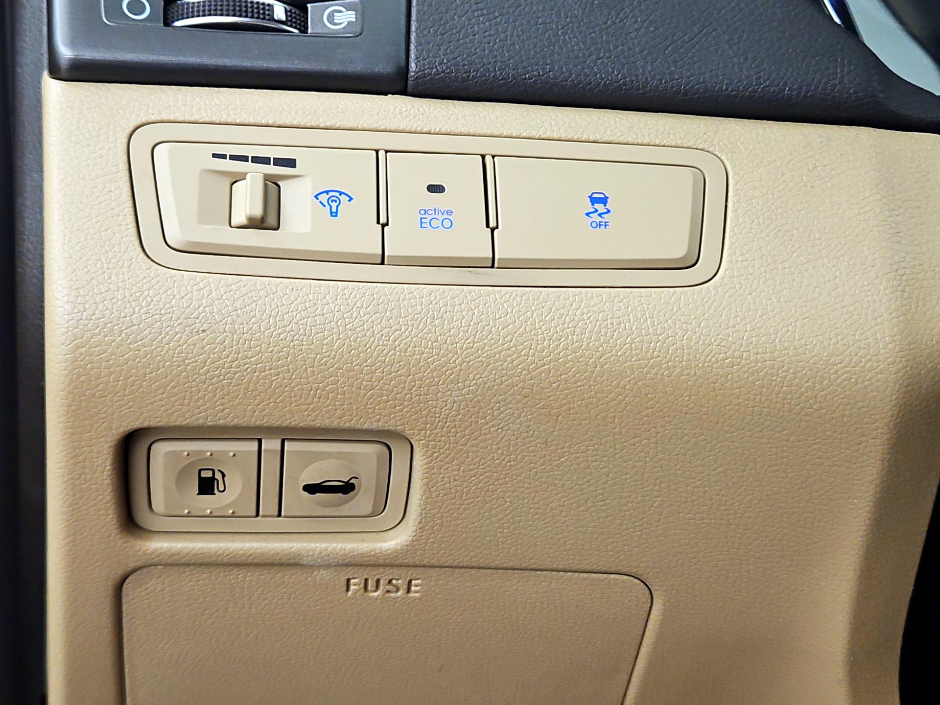 Thumbnail: 2014 Hyundai Sonata - 13