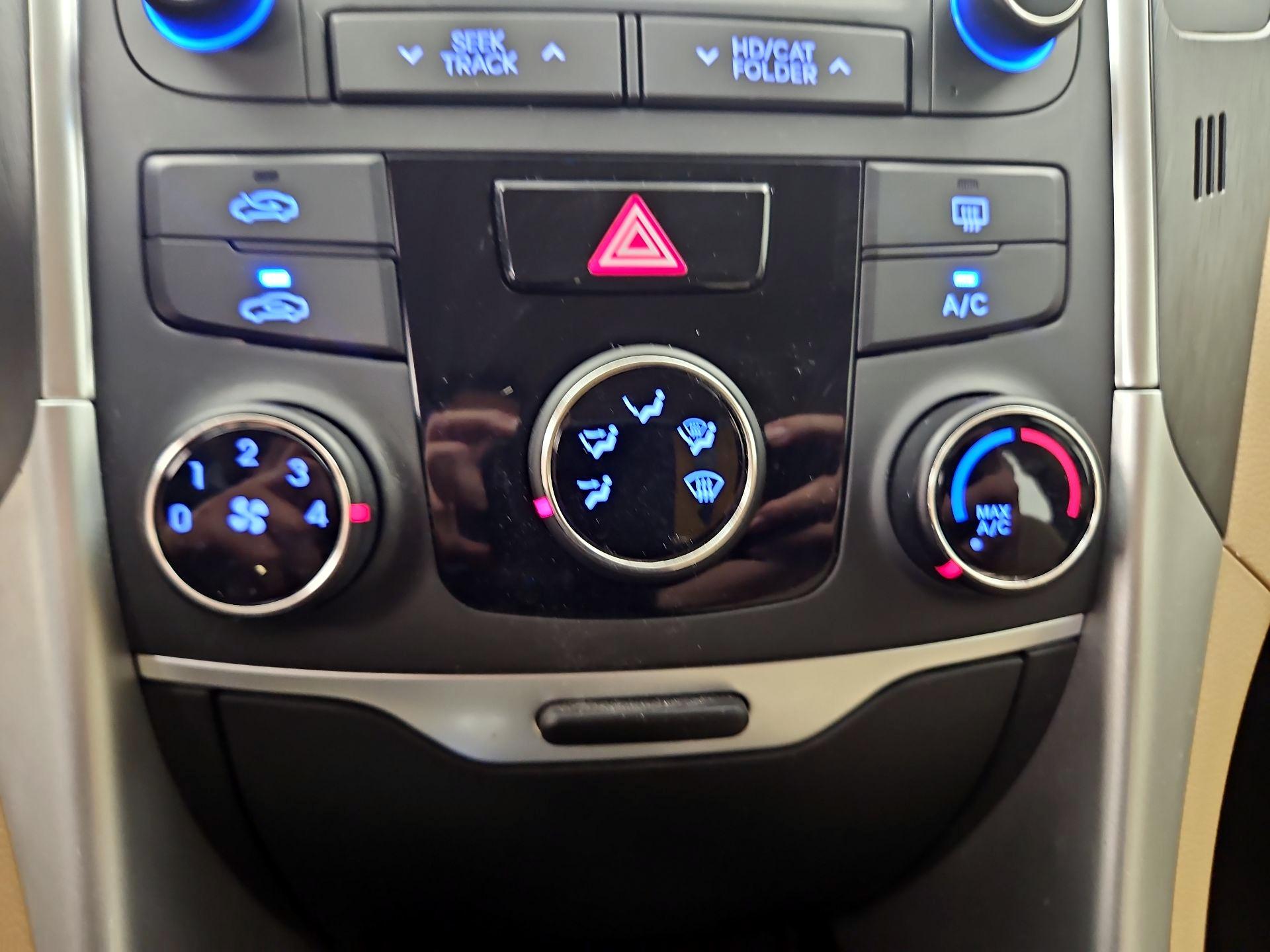 Thumbnail: 2014 Hyundai Sonata - 16