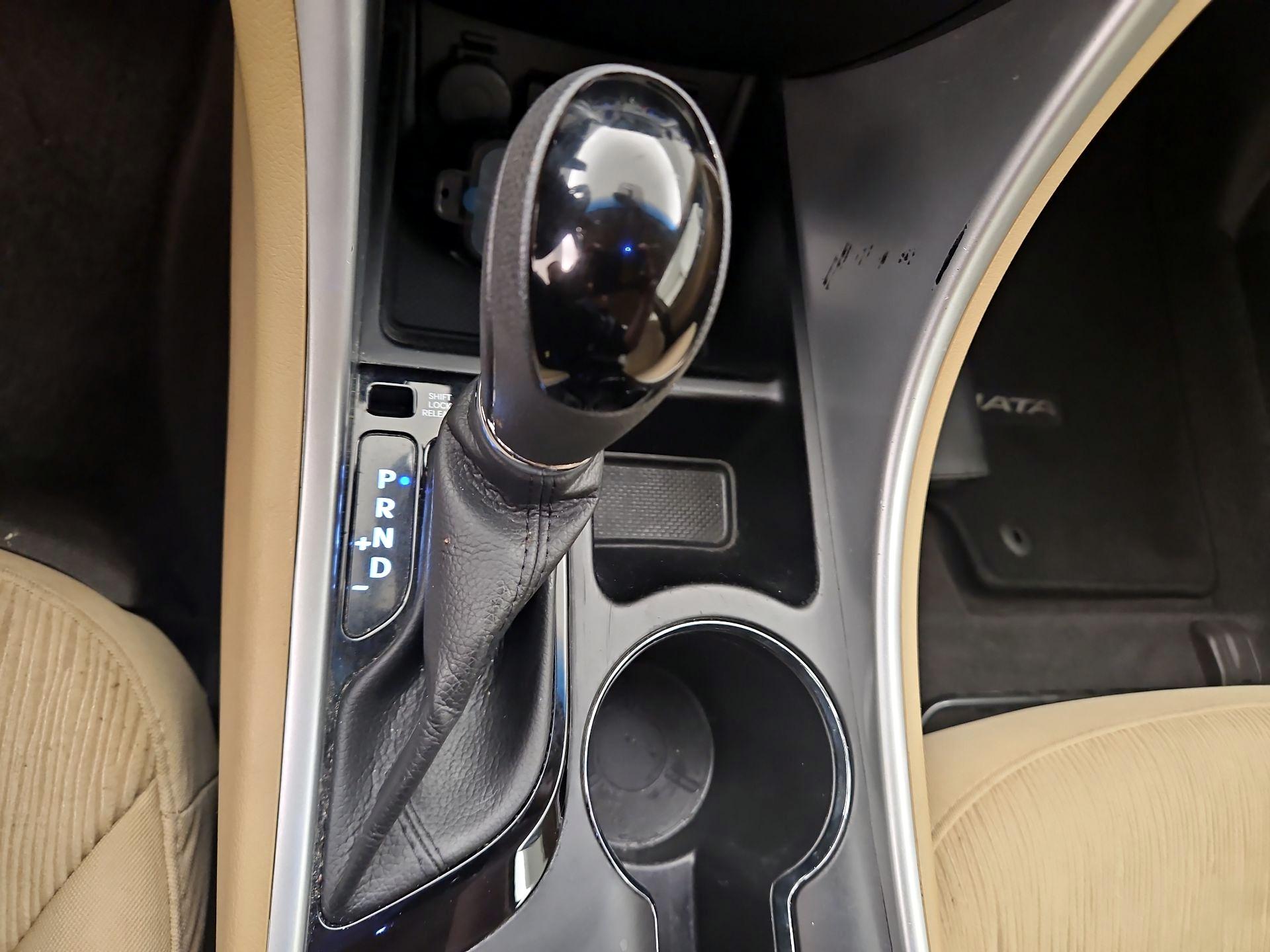 Thumbnail: 2014 Hyundai Sonata - 17