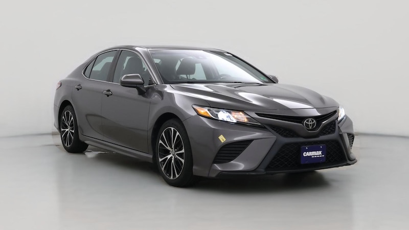 2019 Toyota Camry SE Hero Image