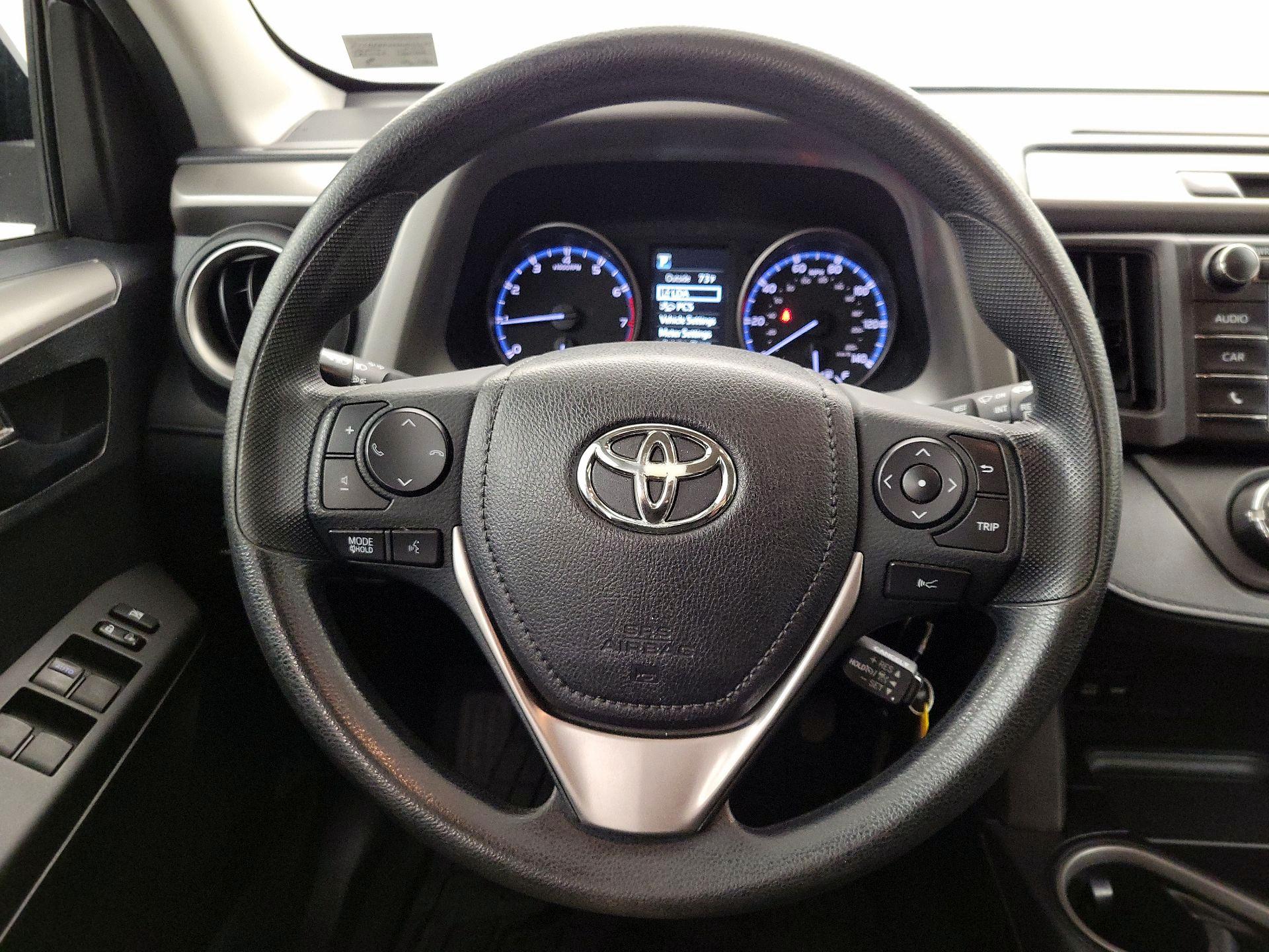 Thumbnail: 2017 Toyota RAV4 - 10
