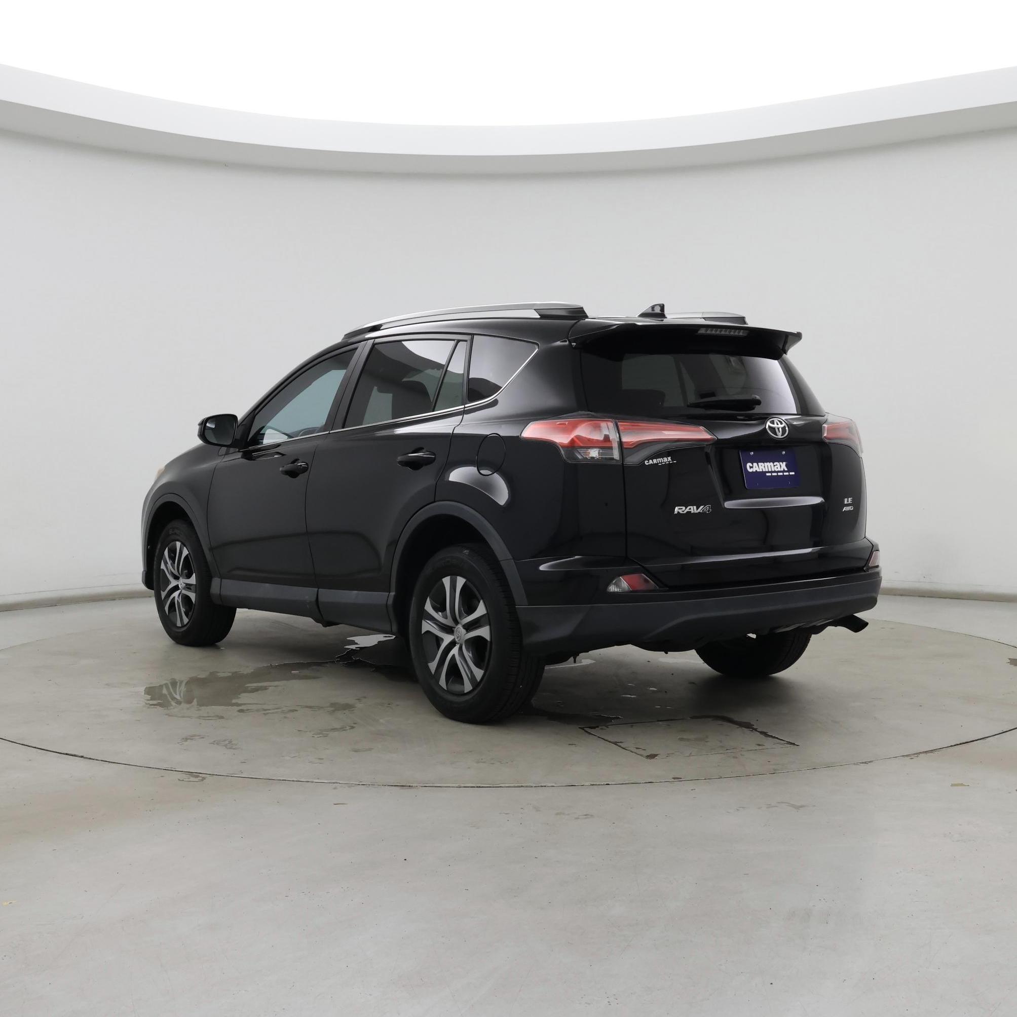 Thumbnail: 2017 Toyota RAV4 - 2