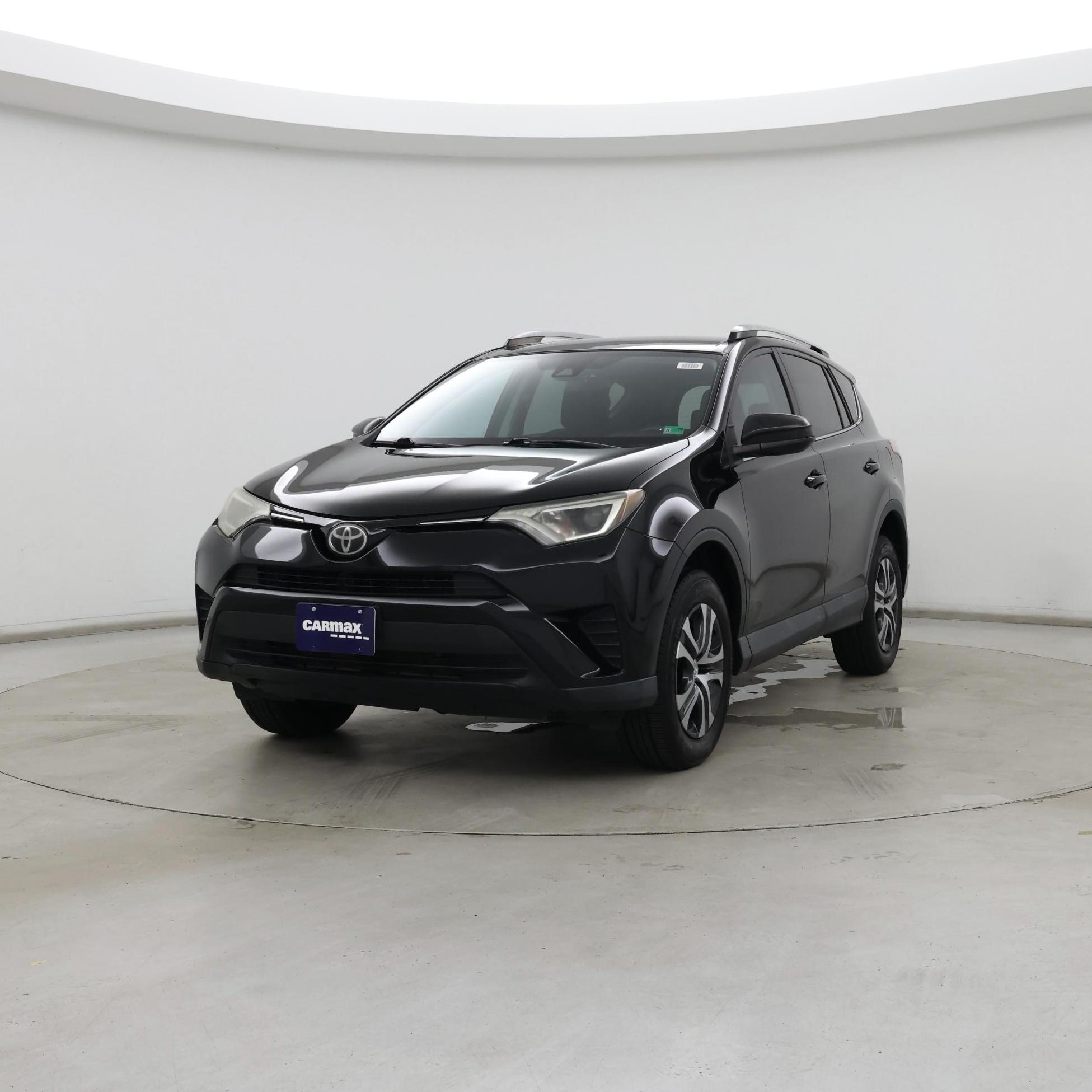 Thumbnail: 2017 Toyota RAV4 - 4