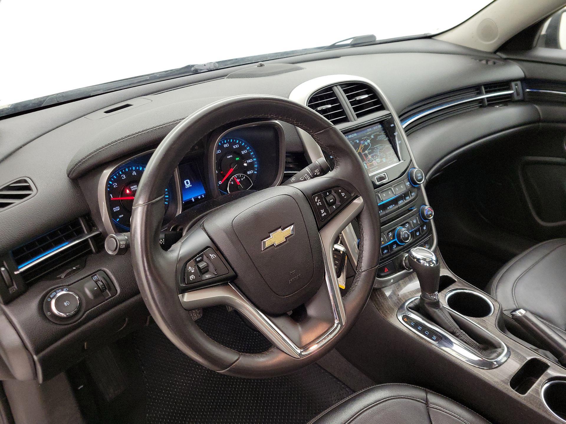 Thumbnail: 2016 Chevrolet Malibu - 9
