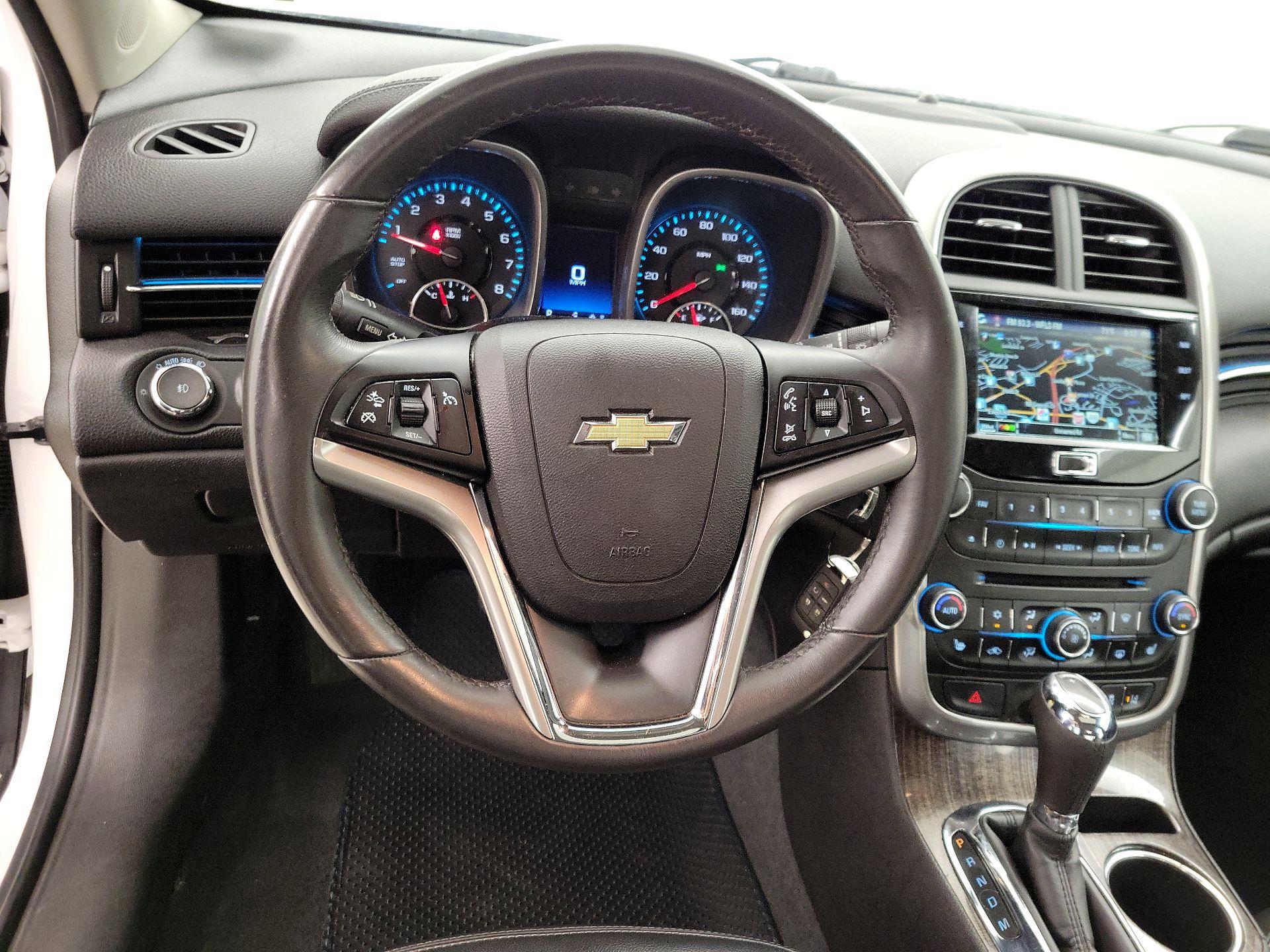 Thumbnail: 2016 Chevrolet Malibu - 10