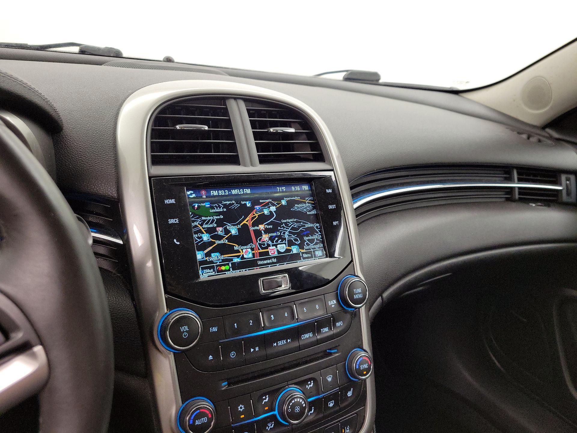 Thumbnail: 2016 Chevrolet Malibu - 14