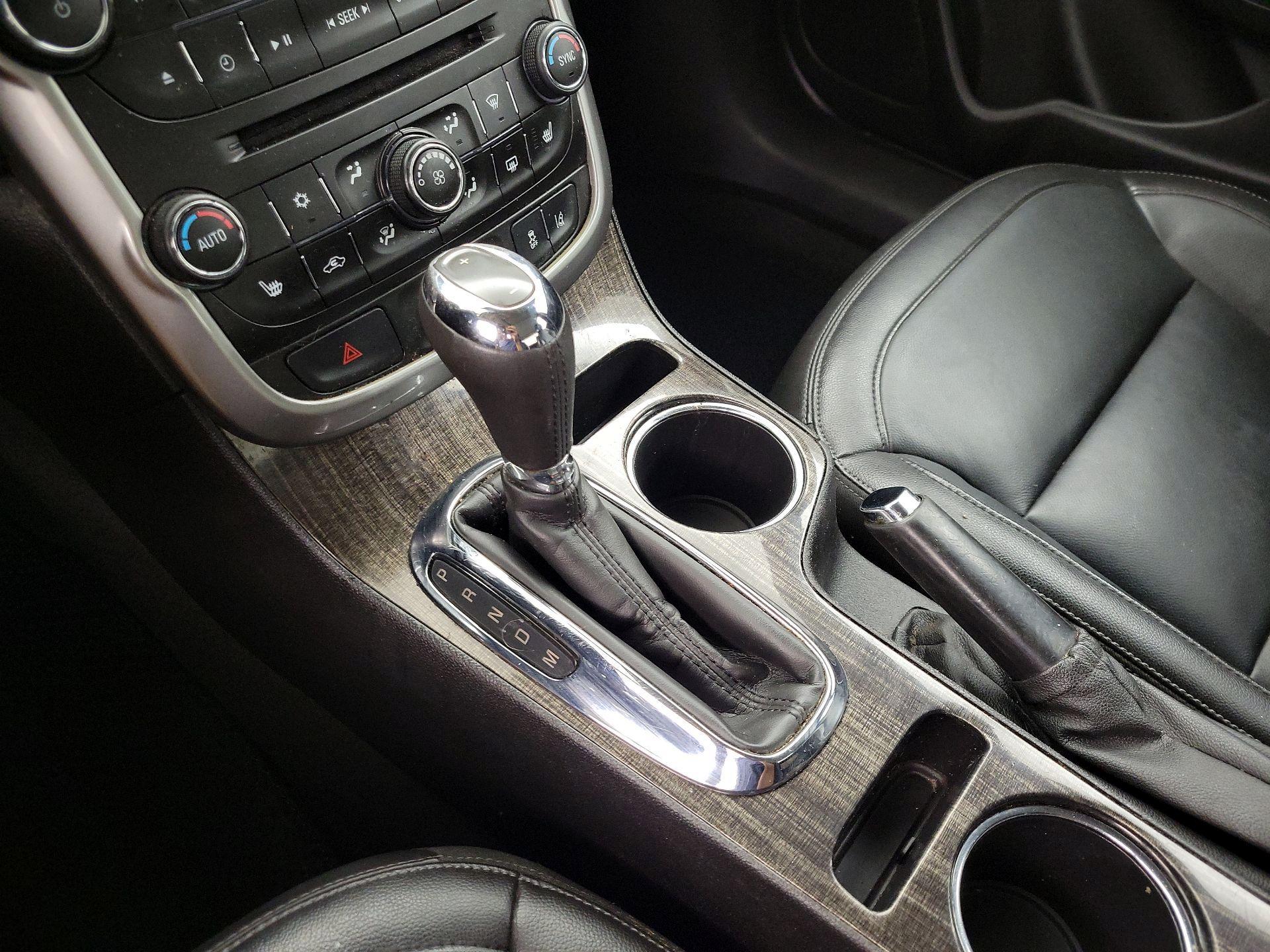 Thumbnail: 2016 Chevrolet Malibu - 18