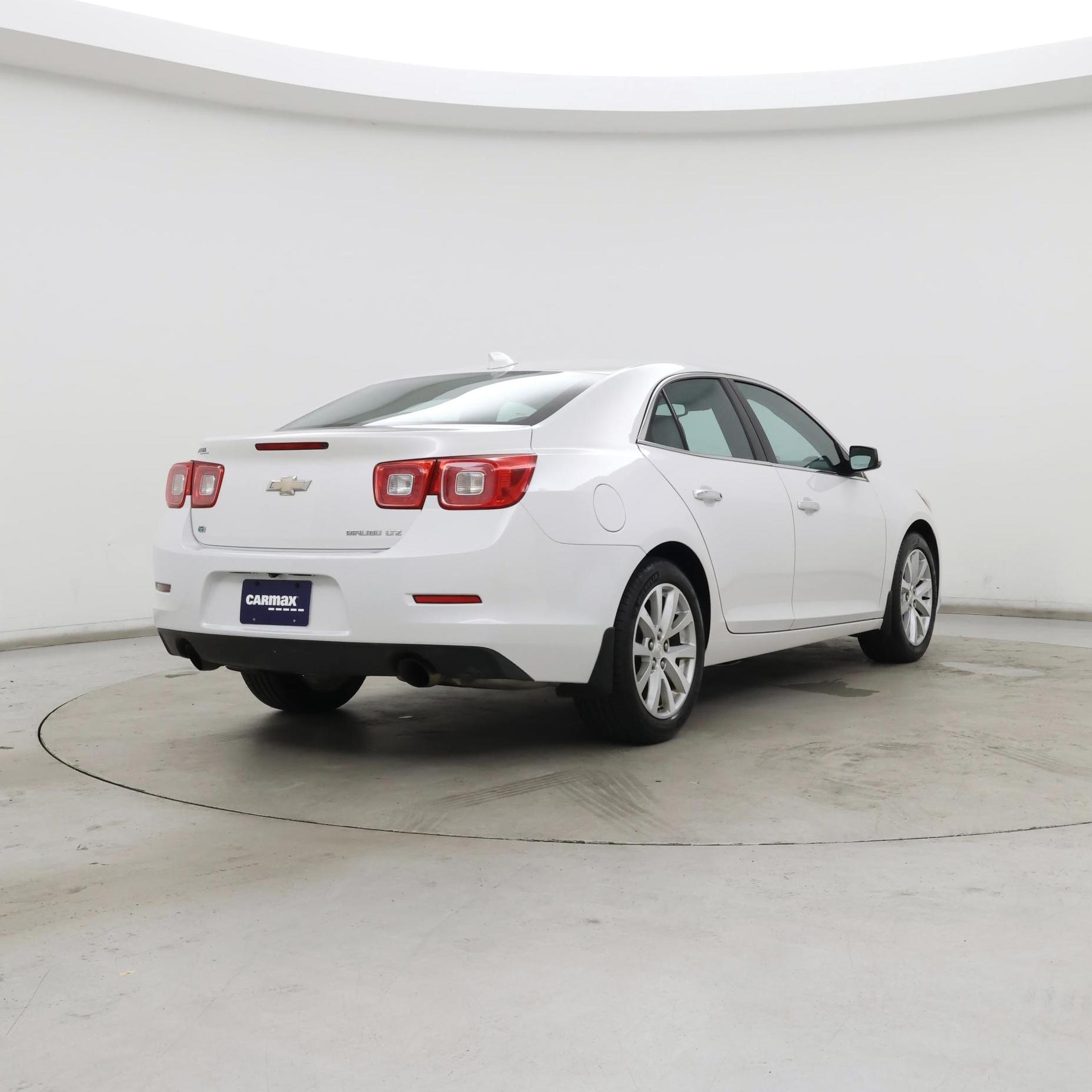 Thumbnail: 2016 Chevrolet Malibu - 8