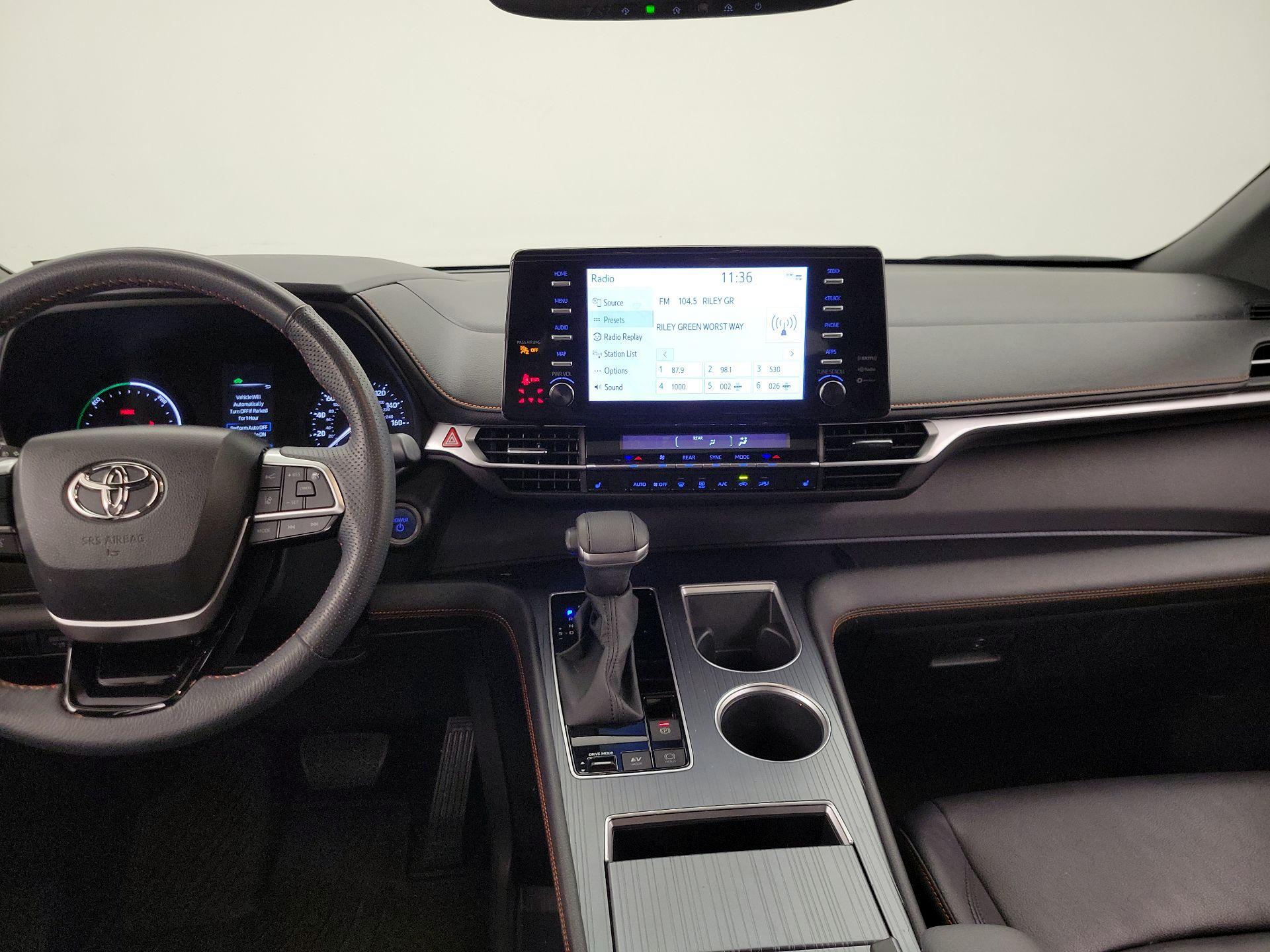 Thumbnail: 2023 Toyota Sienna - 9