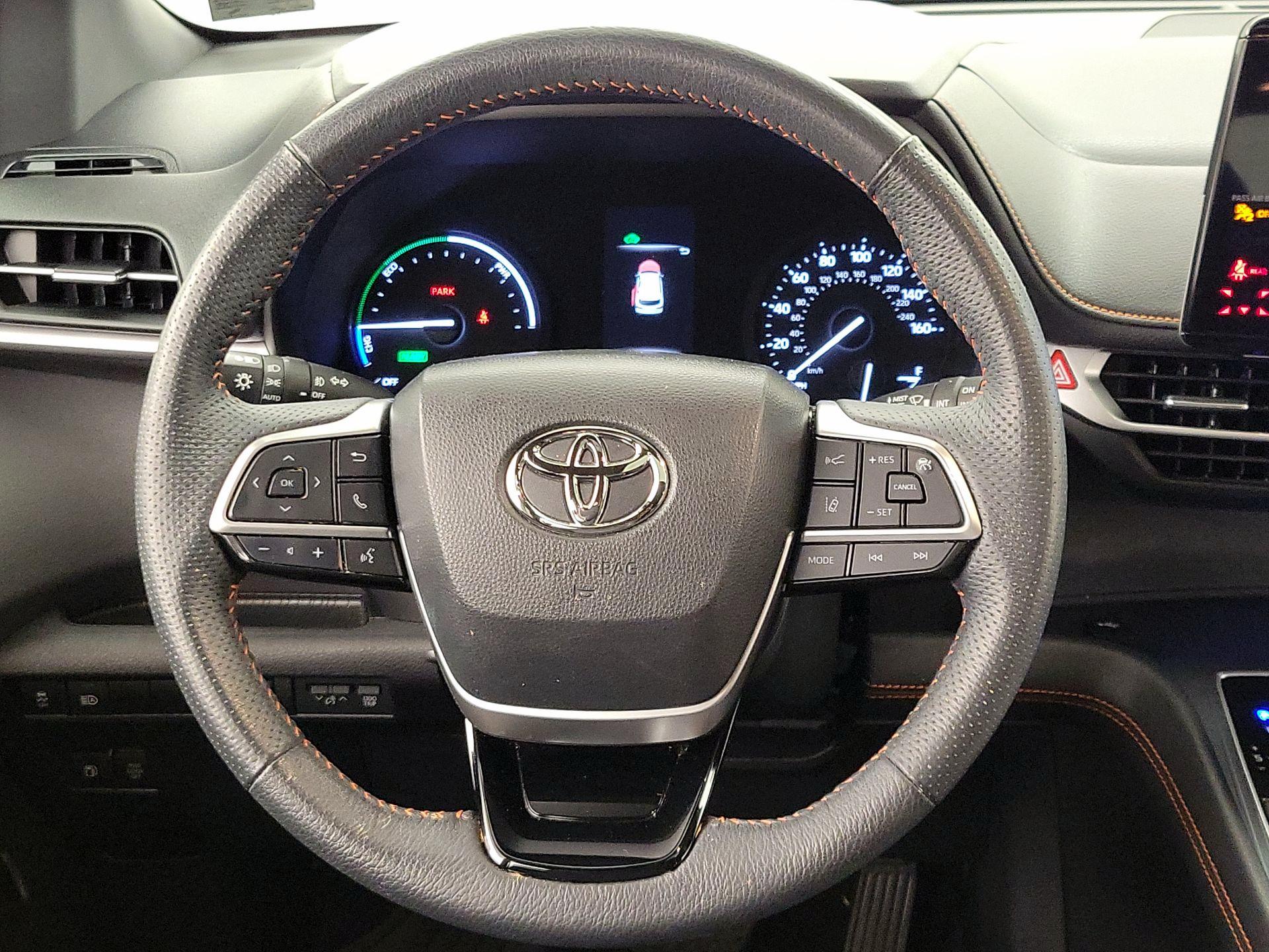 Thumbnail: 2023 Toyota Sienna - 10