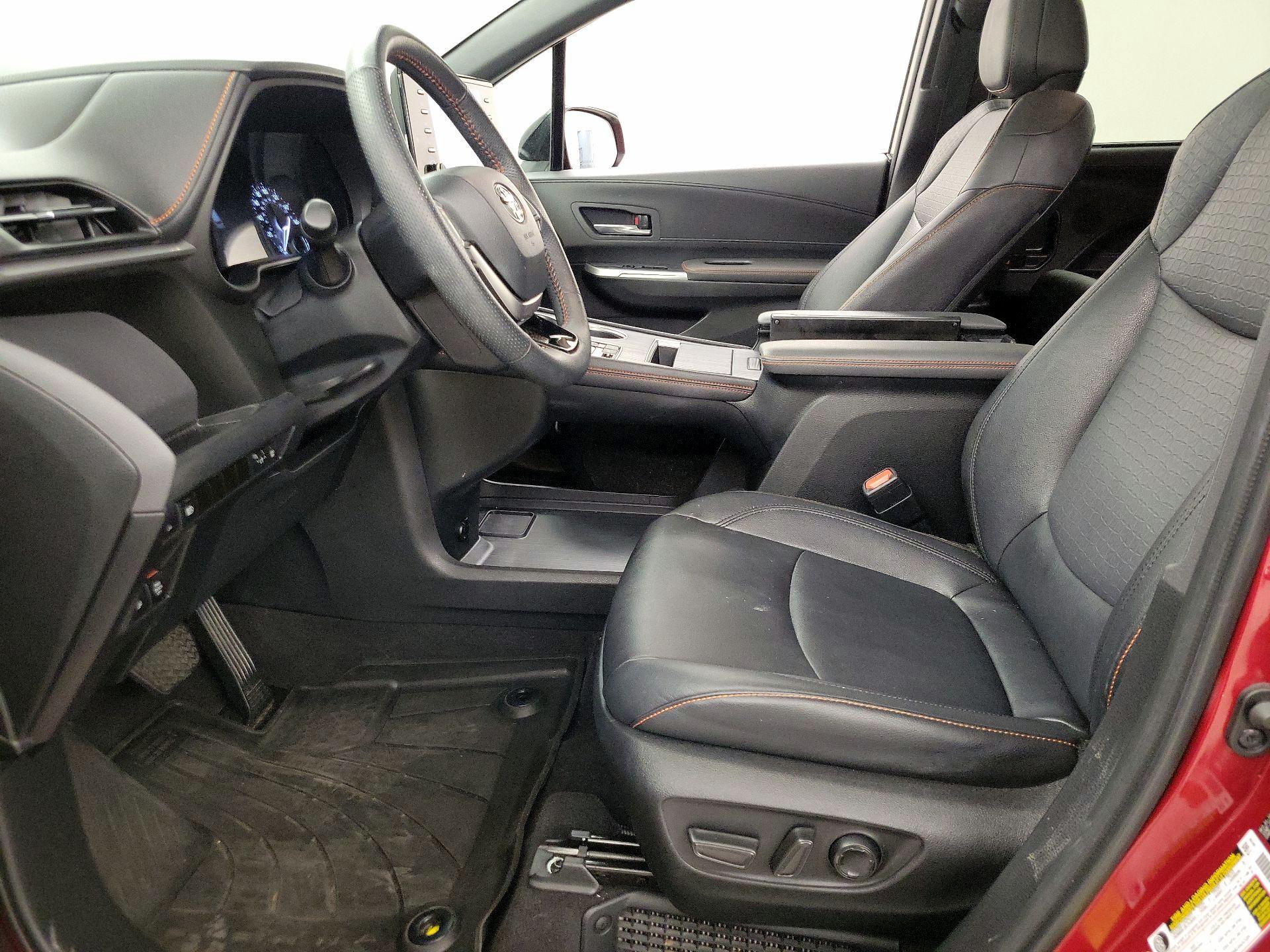 Thumbnail: 2023 Toyota Sienna - 11