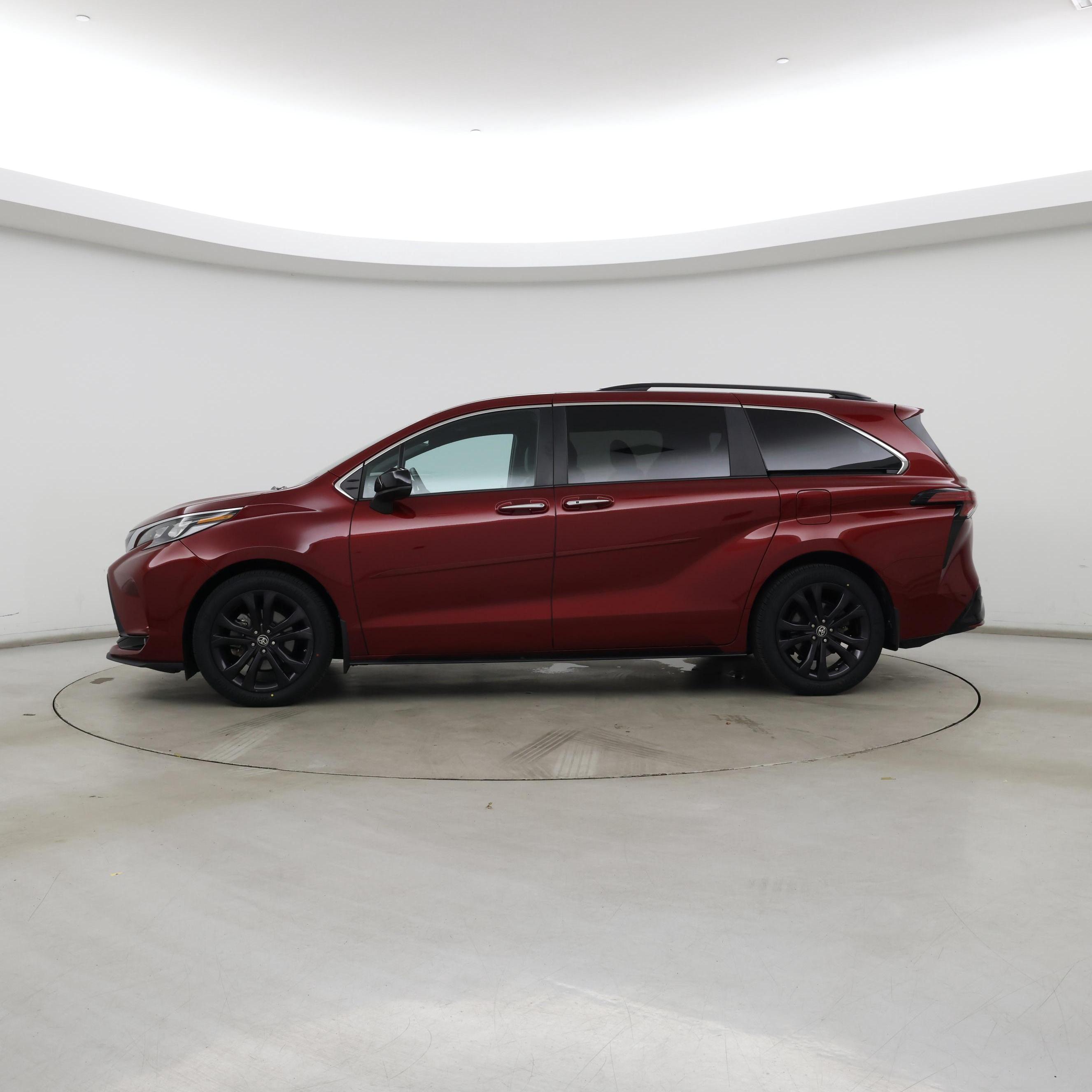 Thumbnail: 2023 Toyota Sienna - 3