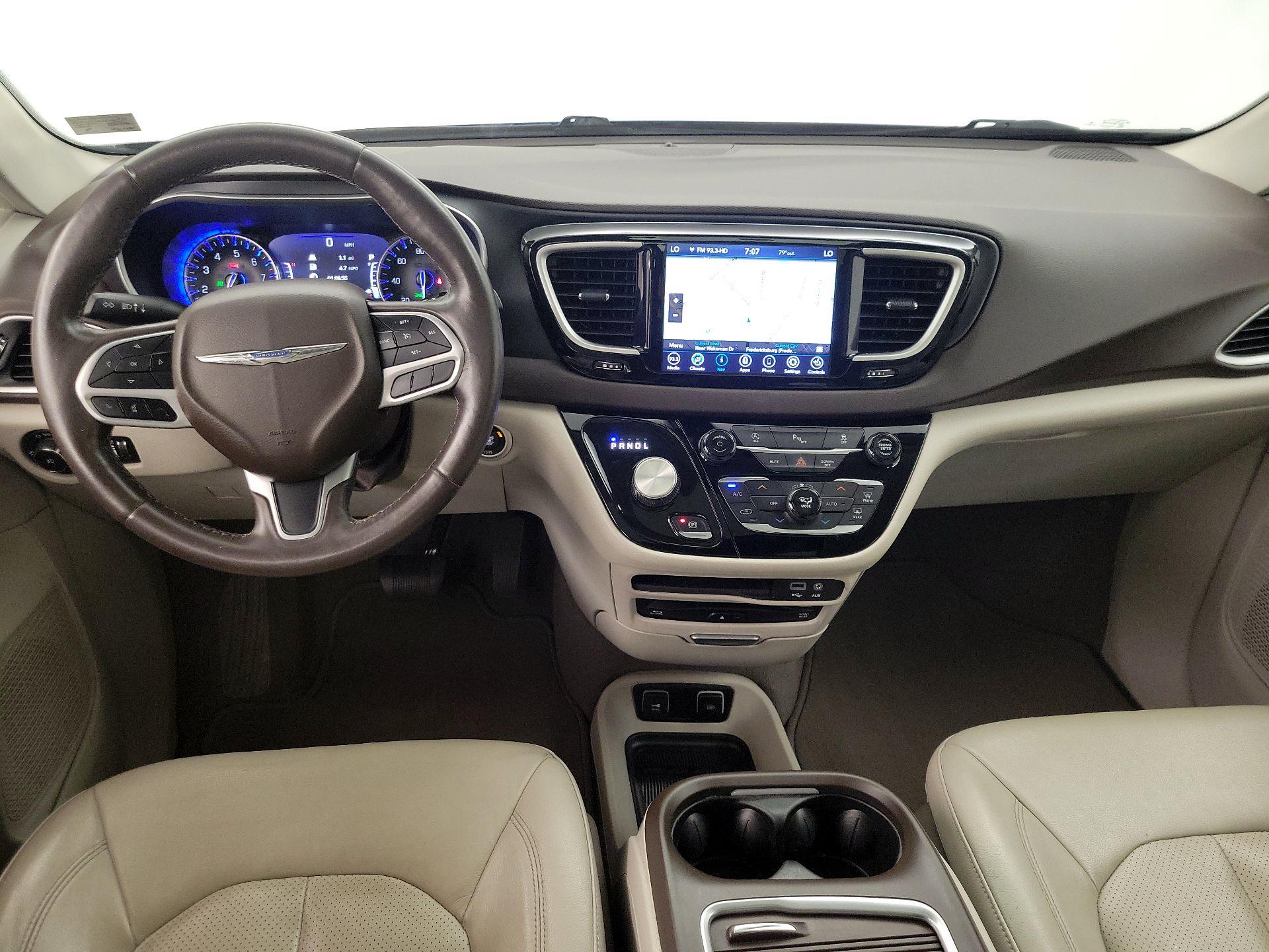 Thumbnail: 2020 Chrysler Pacifica - 9