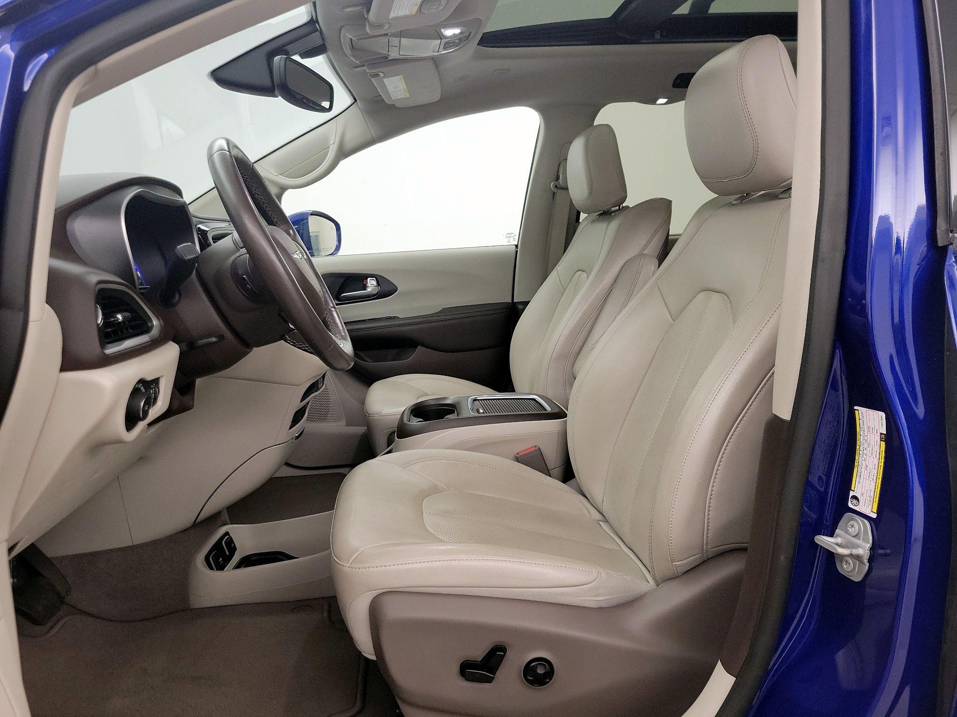 Thumbnail: 2020 Chrysler Pacifica - 11