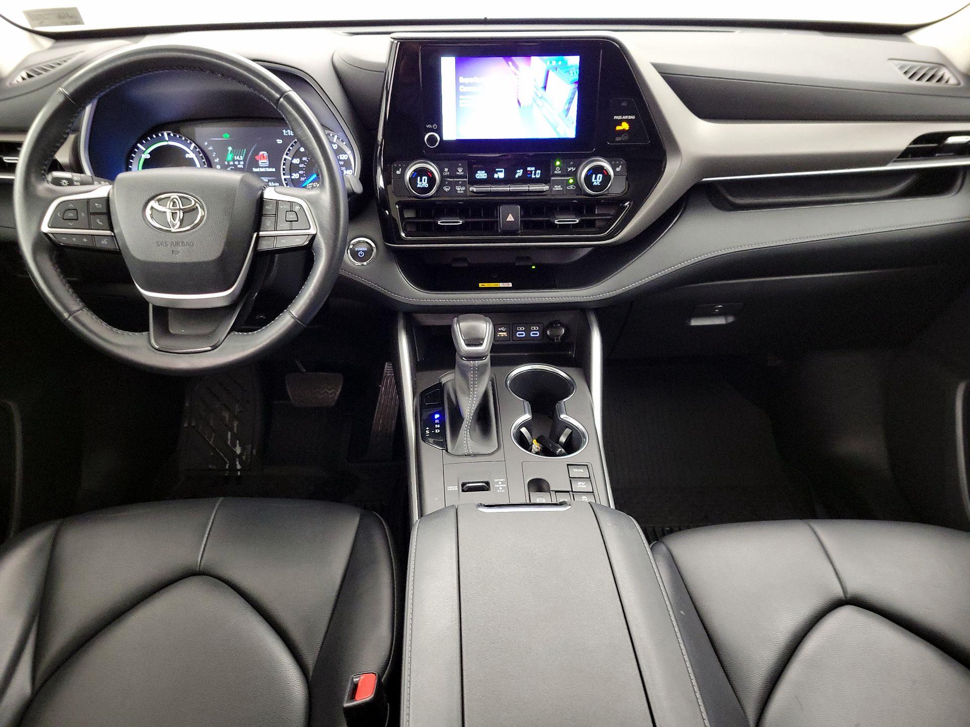 Thumbnail: 2023 Toyota Highlander - 9