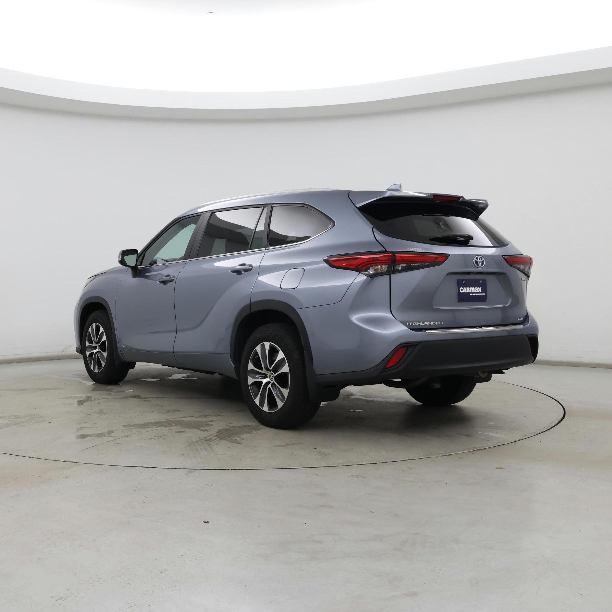 Thumbnail: 2023 Toyota Highlander - 2