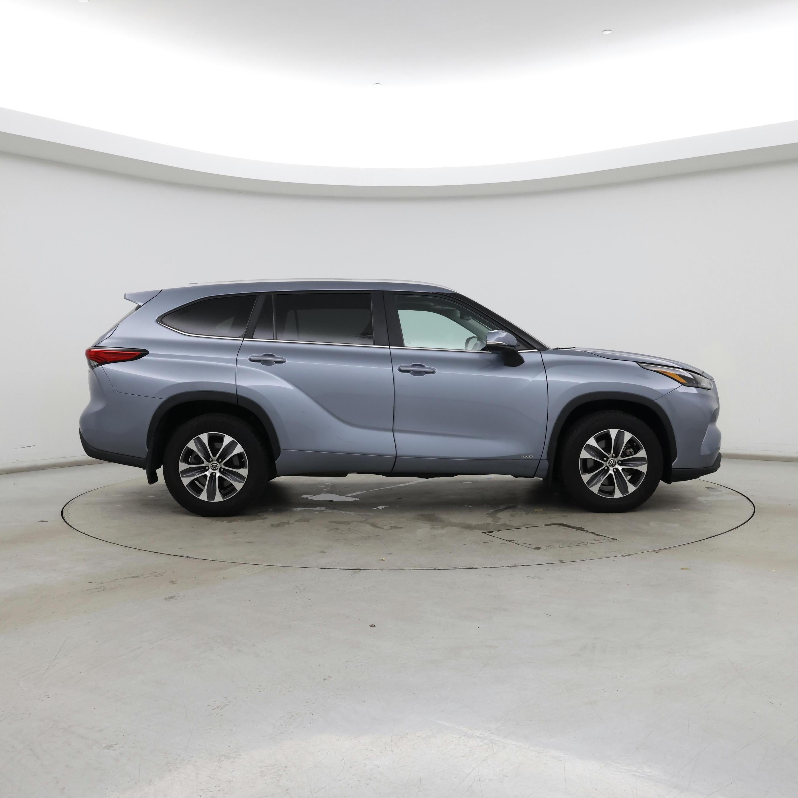 Thumbnail: 2023 Toyota Highlander - 7