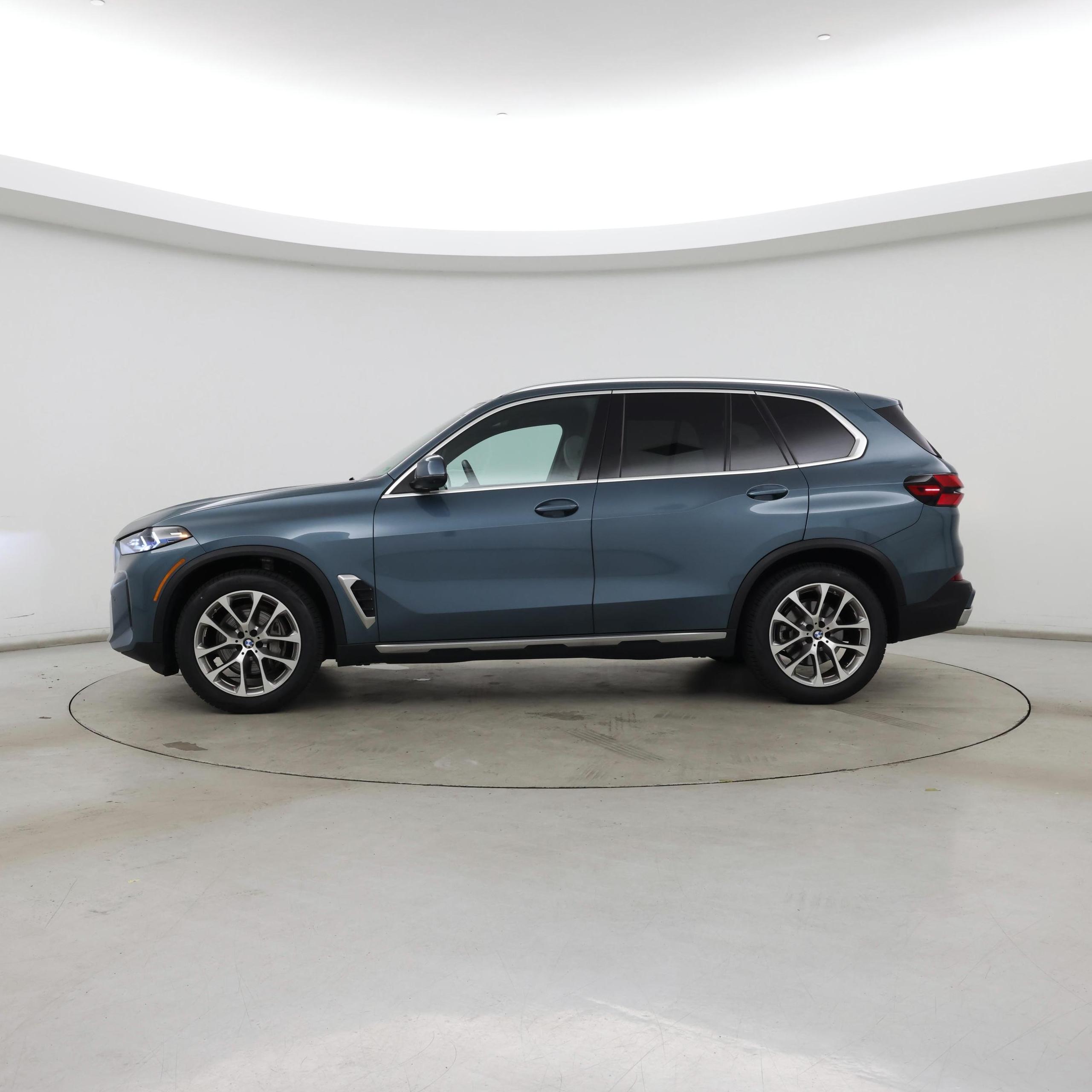 Thumbnail: 2024 BMW X5 - 3