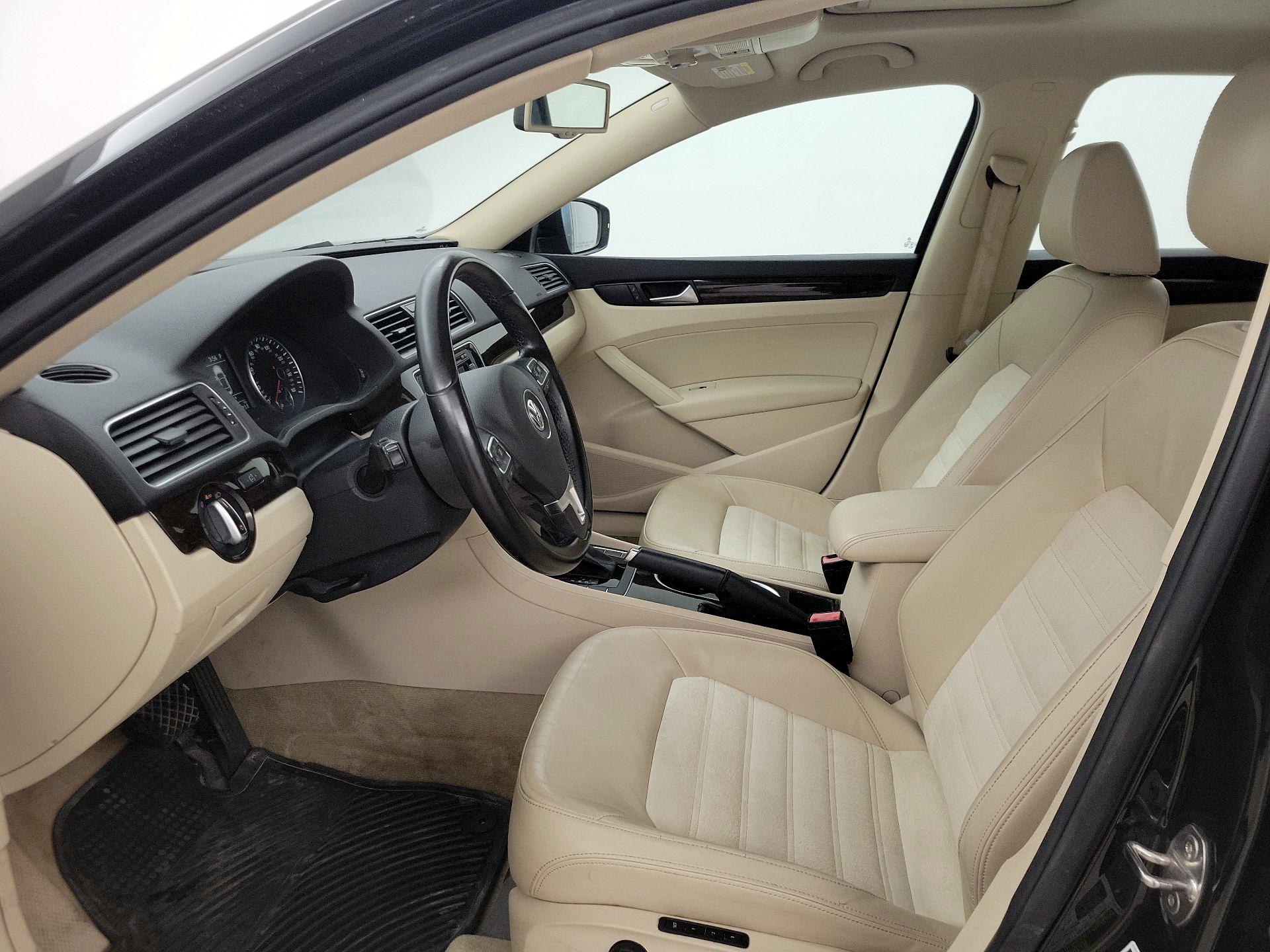 Thumbnail: 2015 Volkswagen Passat - 11