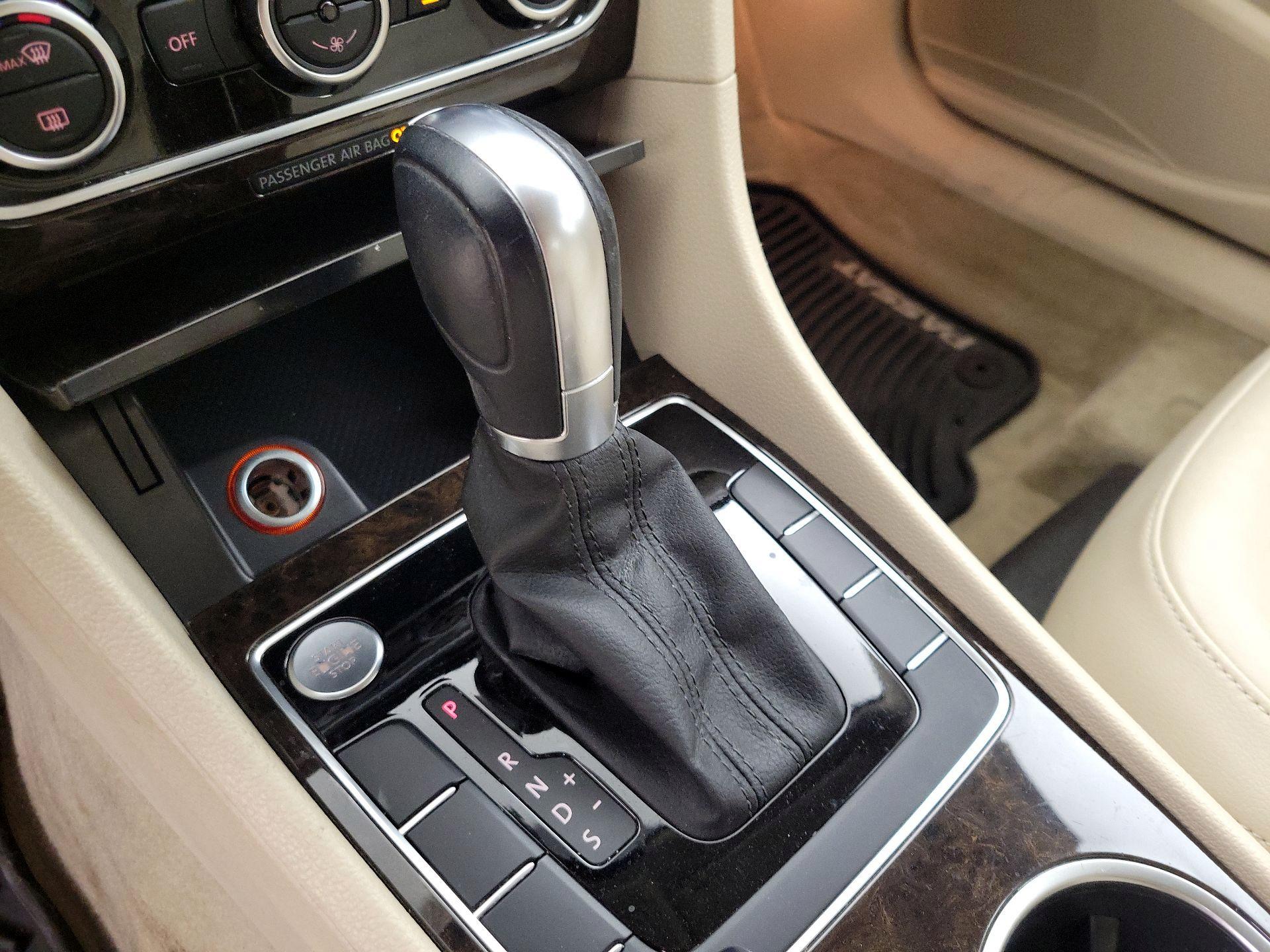 Thumbnail: 2015 Volkswagen Passat - 18