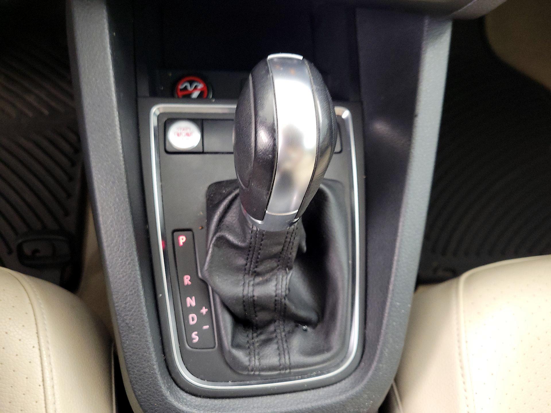 Thumbnail: 2016 Volkswagen Jetta - 17