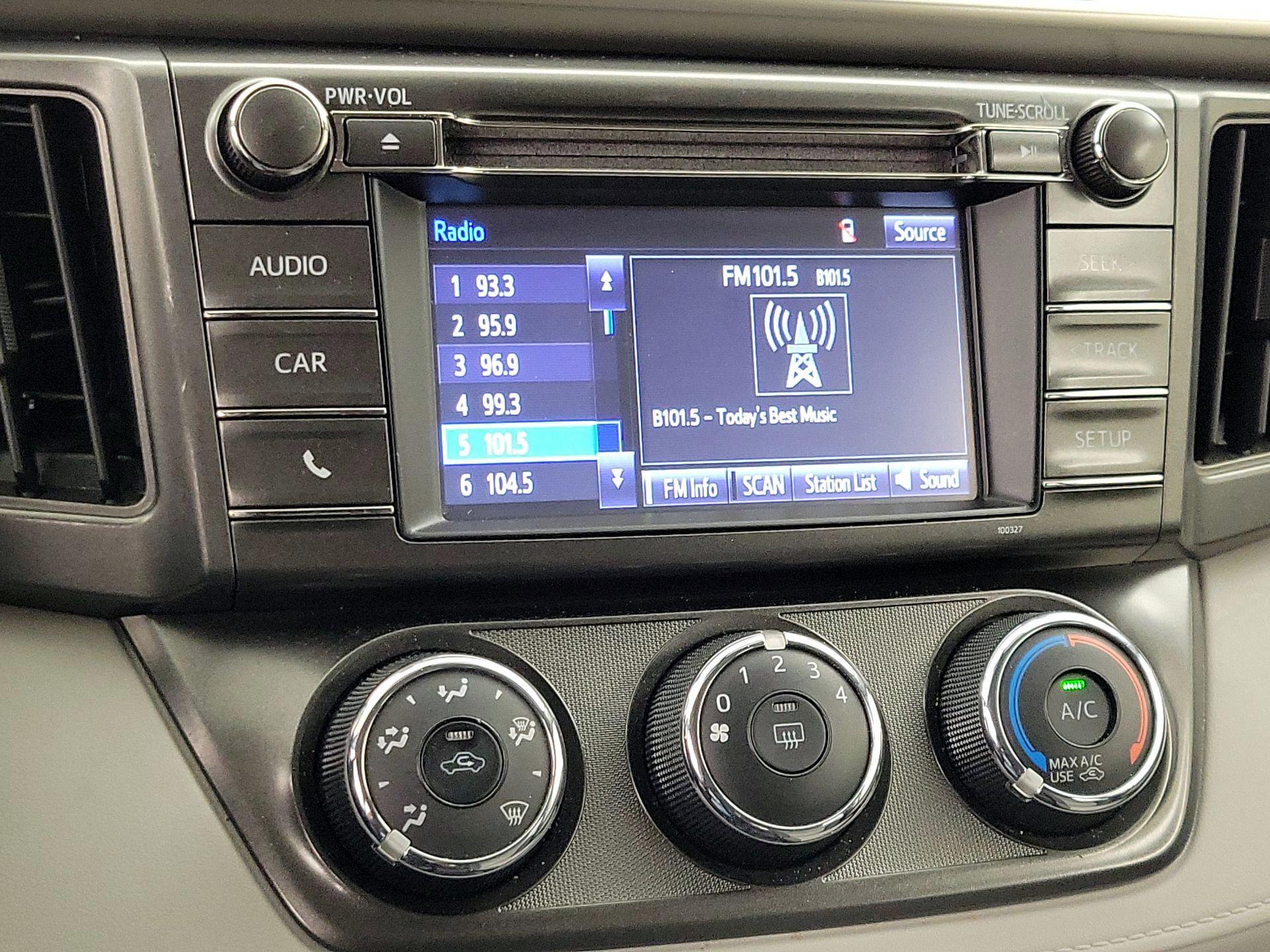 Thumbnail: 2015 Toyota RAV4 - 15