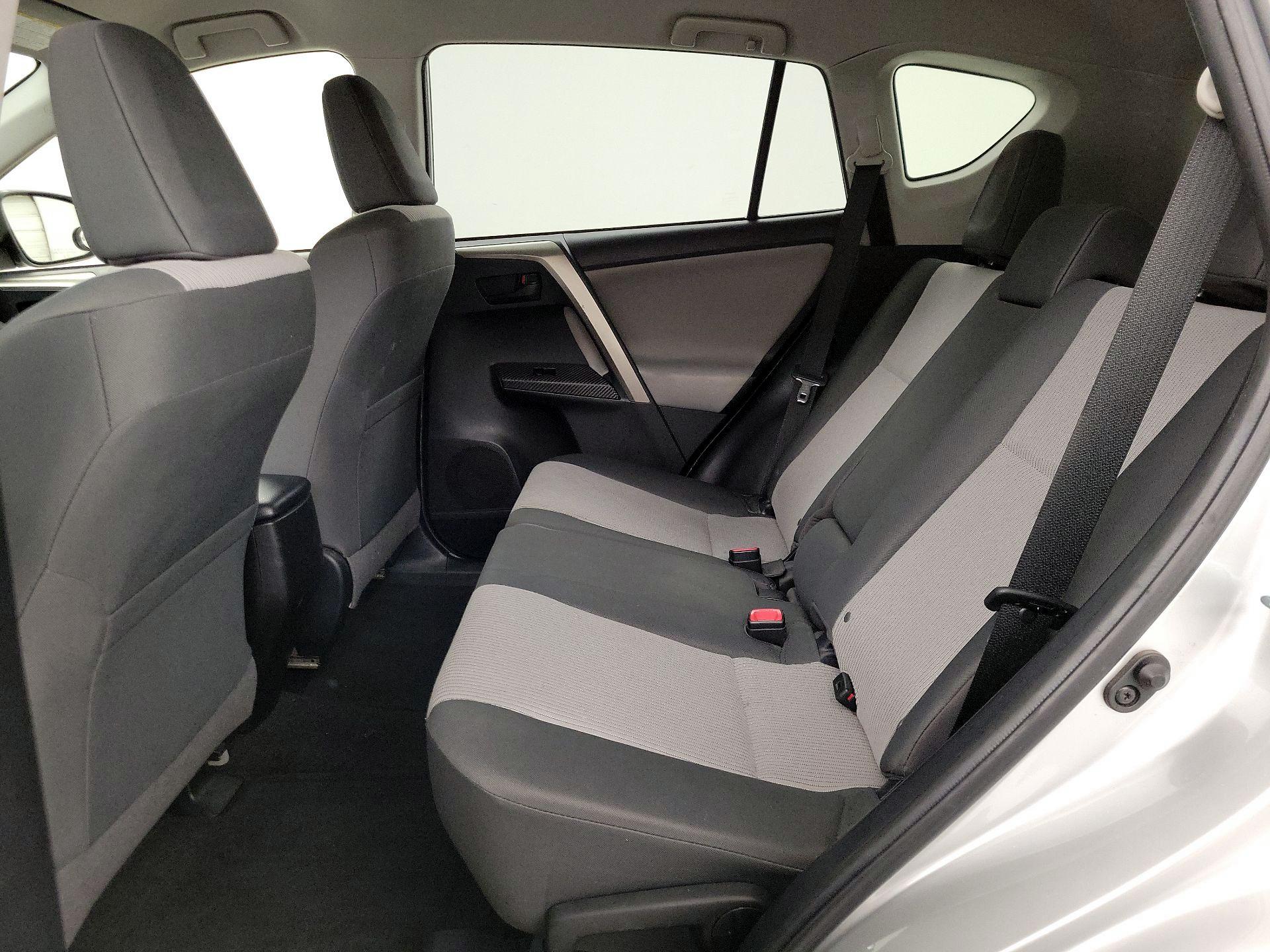 Thumbnail: 2015 Toyota RAV4 - 19