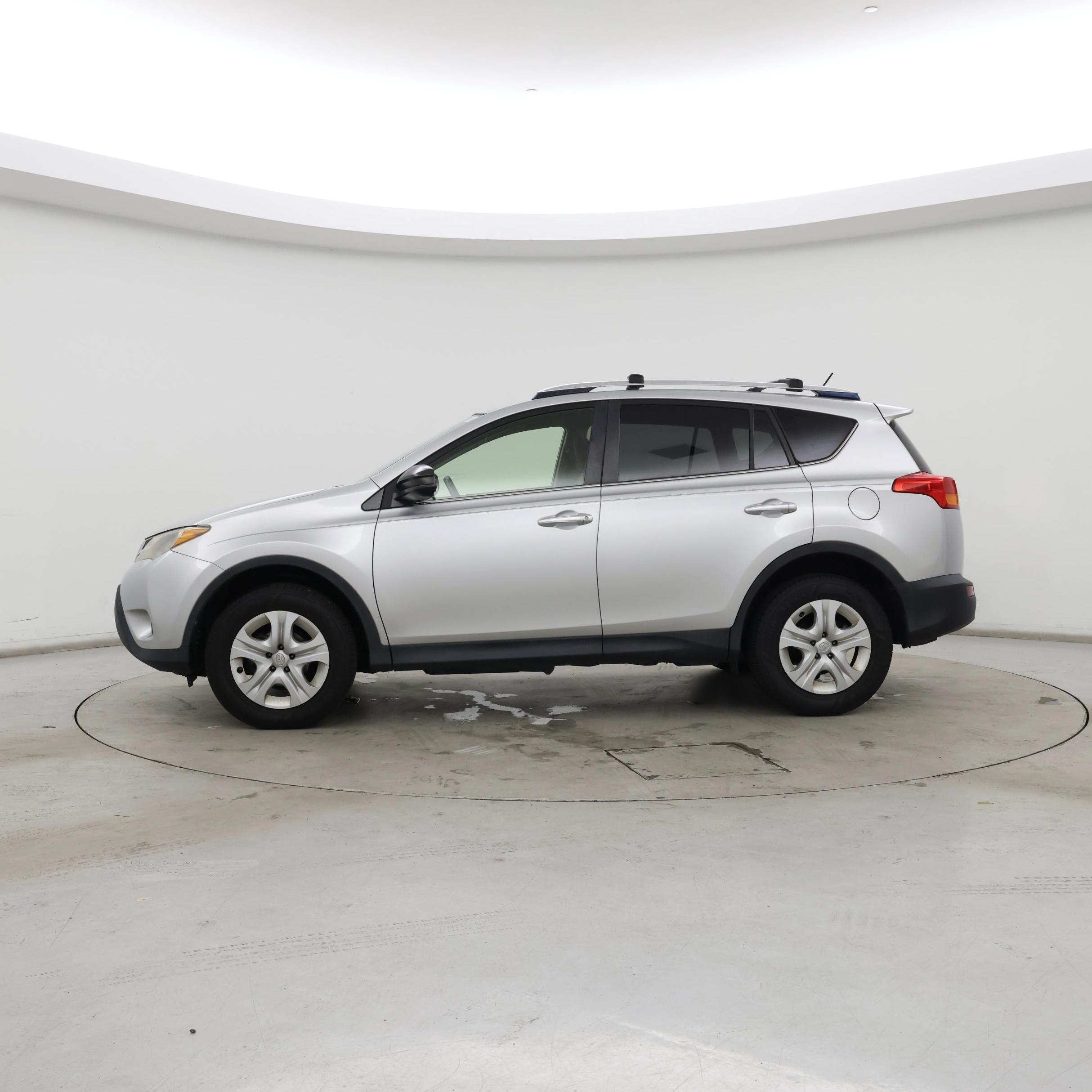 Thumbnail: 2015 Toyota RAV4 - 3
