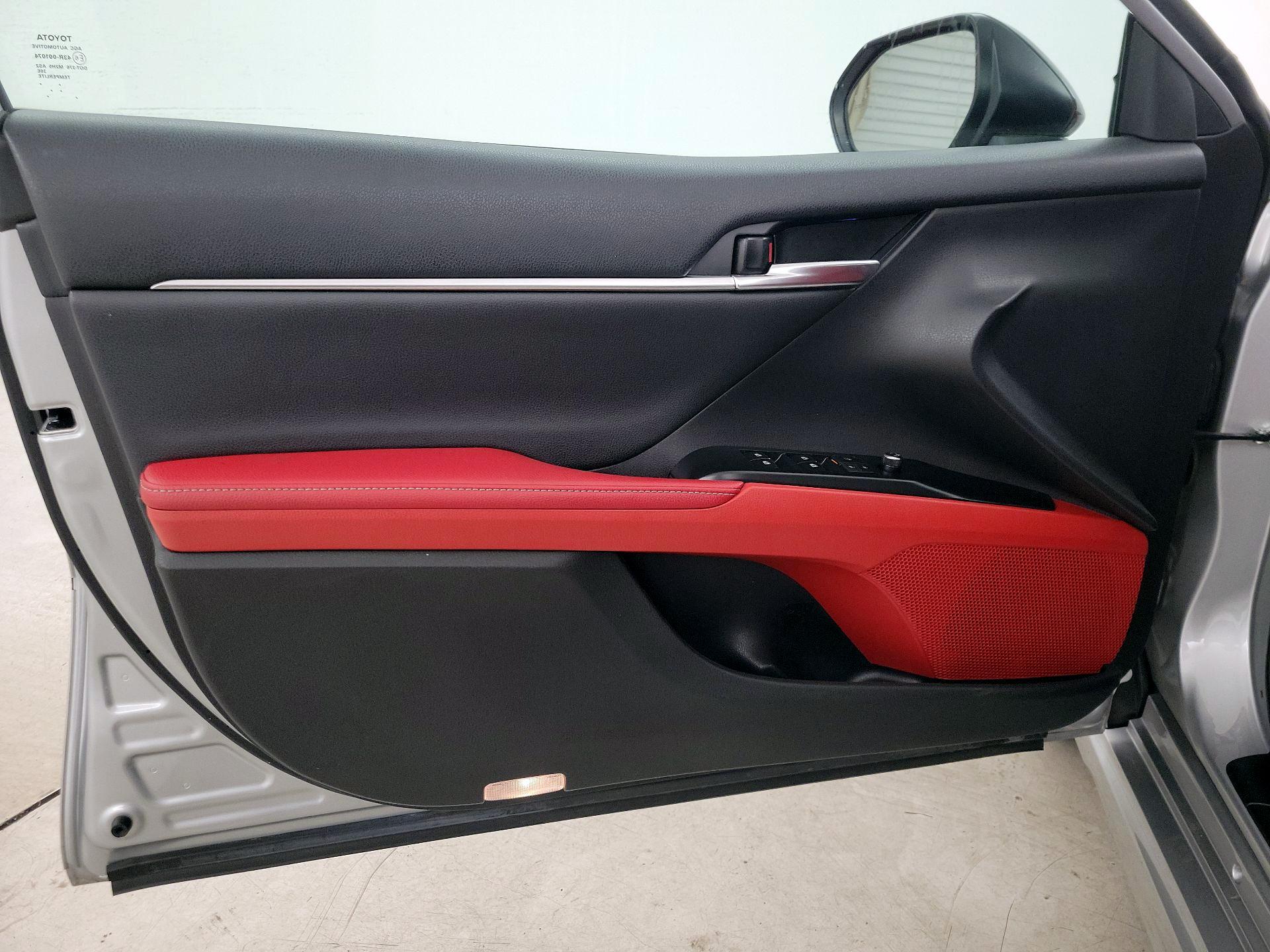 Thumbnail: 2020 Toyota Camry - 12