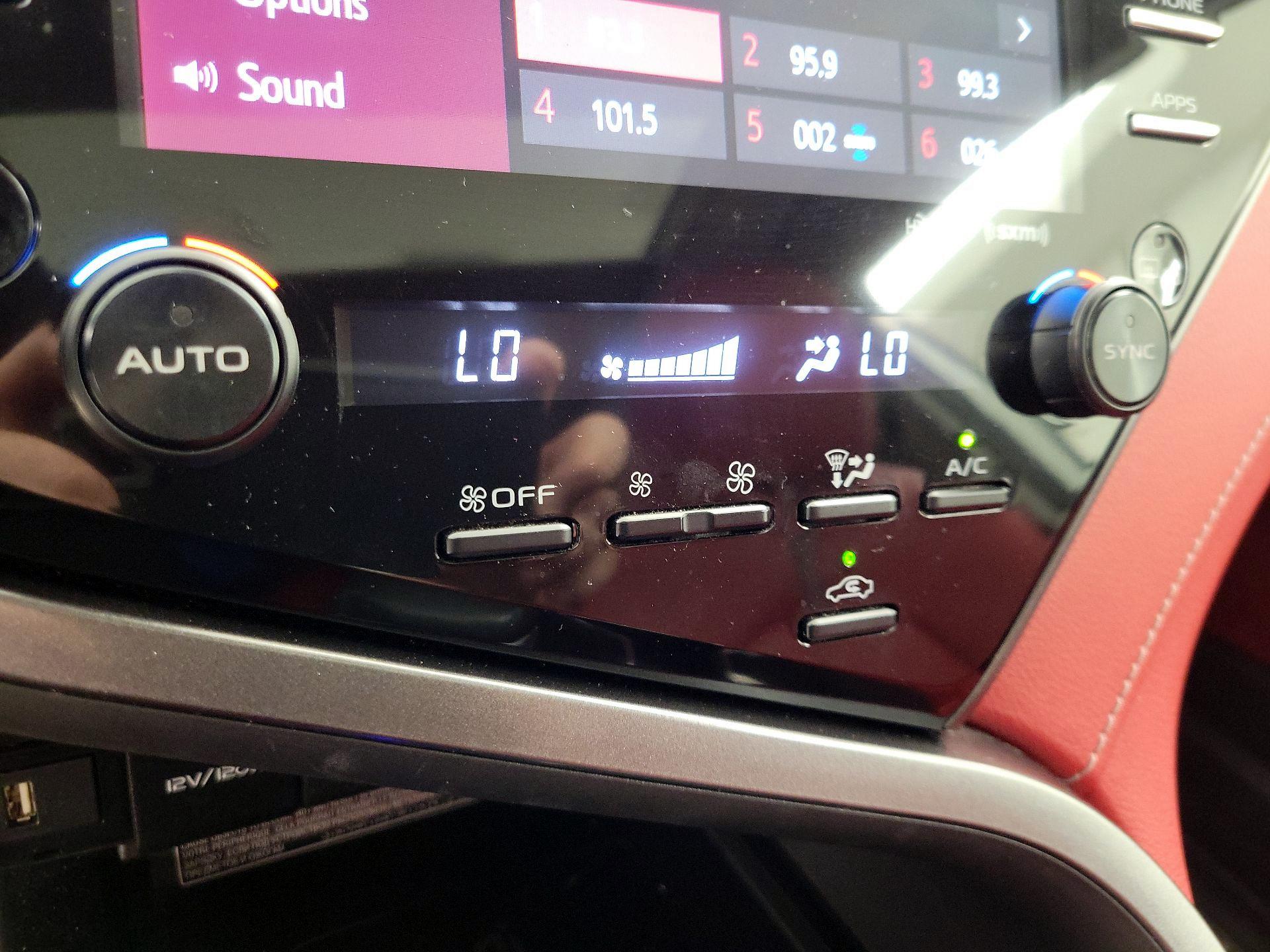 Thumbnail: 2020 Toyota Camry - 16