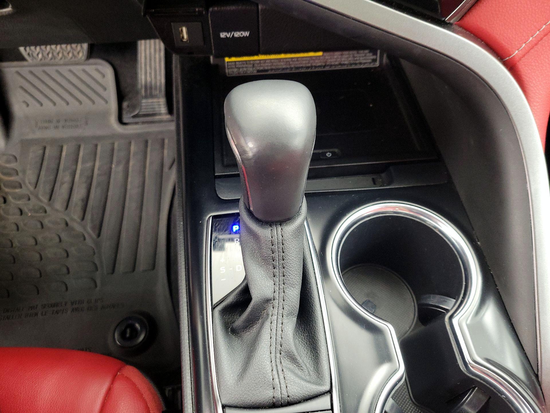 Thumbnail: 2020 Toyota Camry - 17