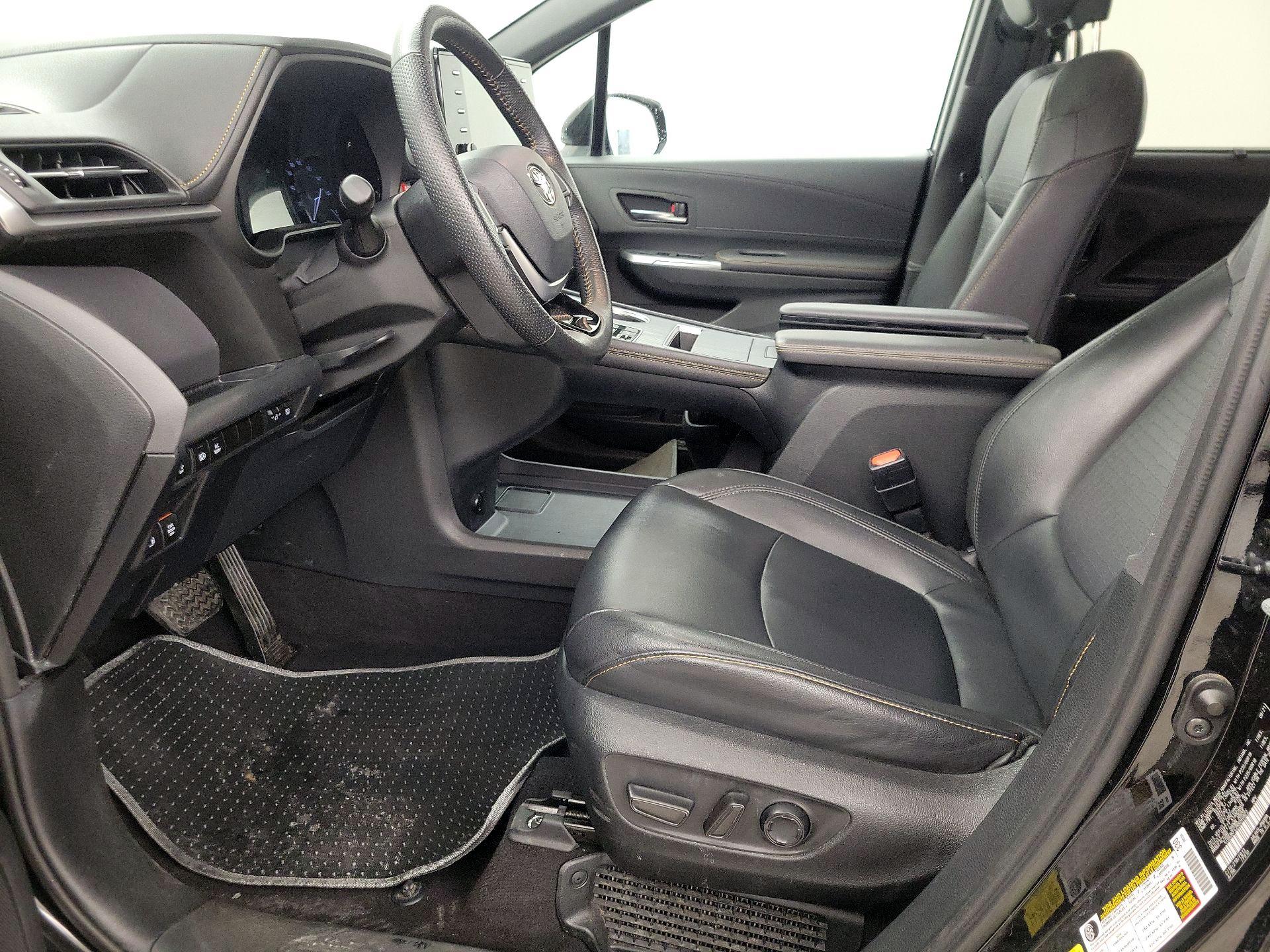 Thumbnail: 2022 Toyota Sienna - 11